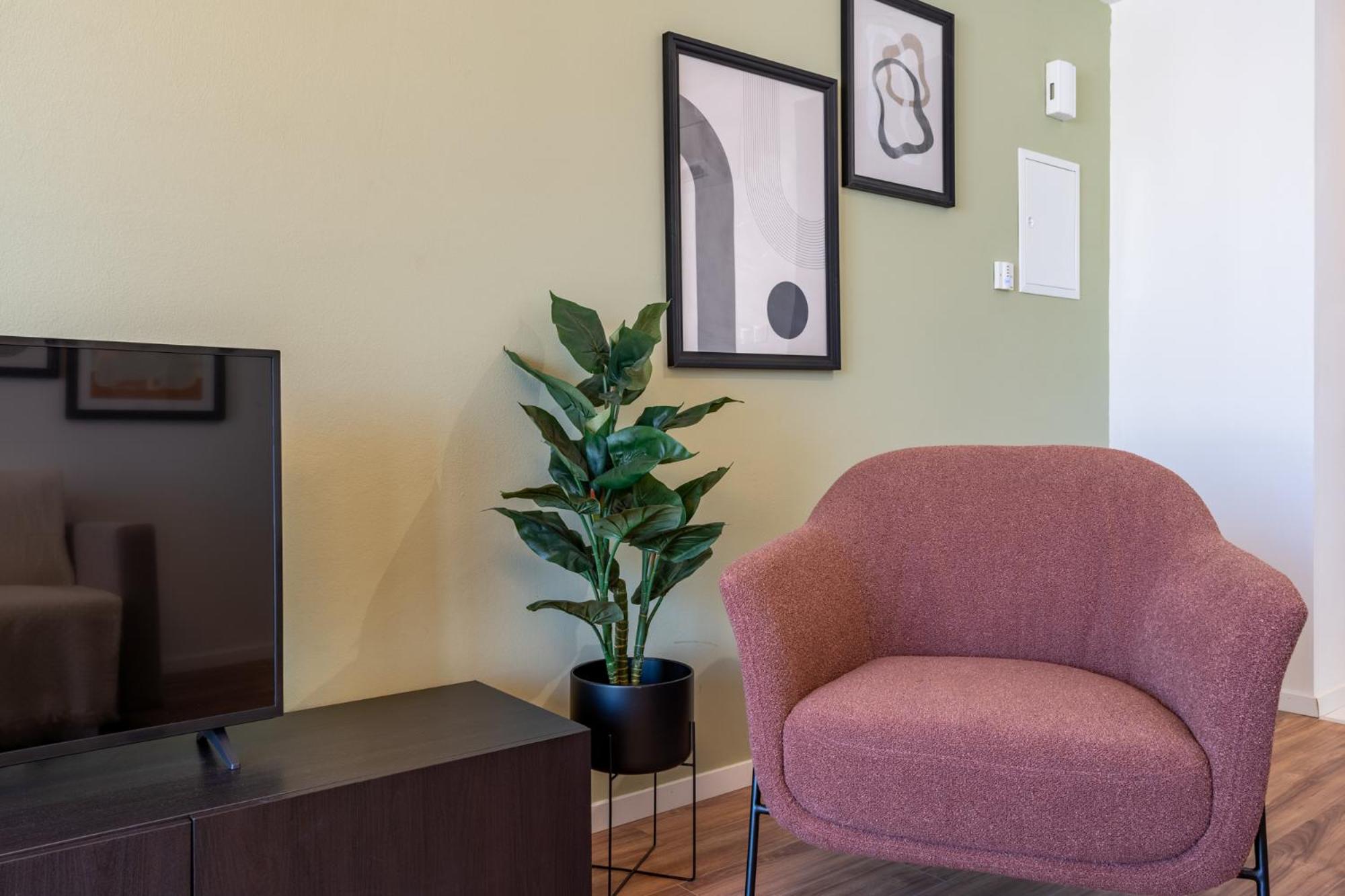 Latte's Prime 1-Bedroom Apartment in Larnaca