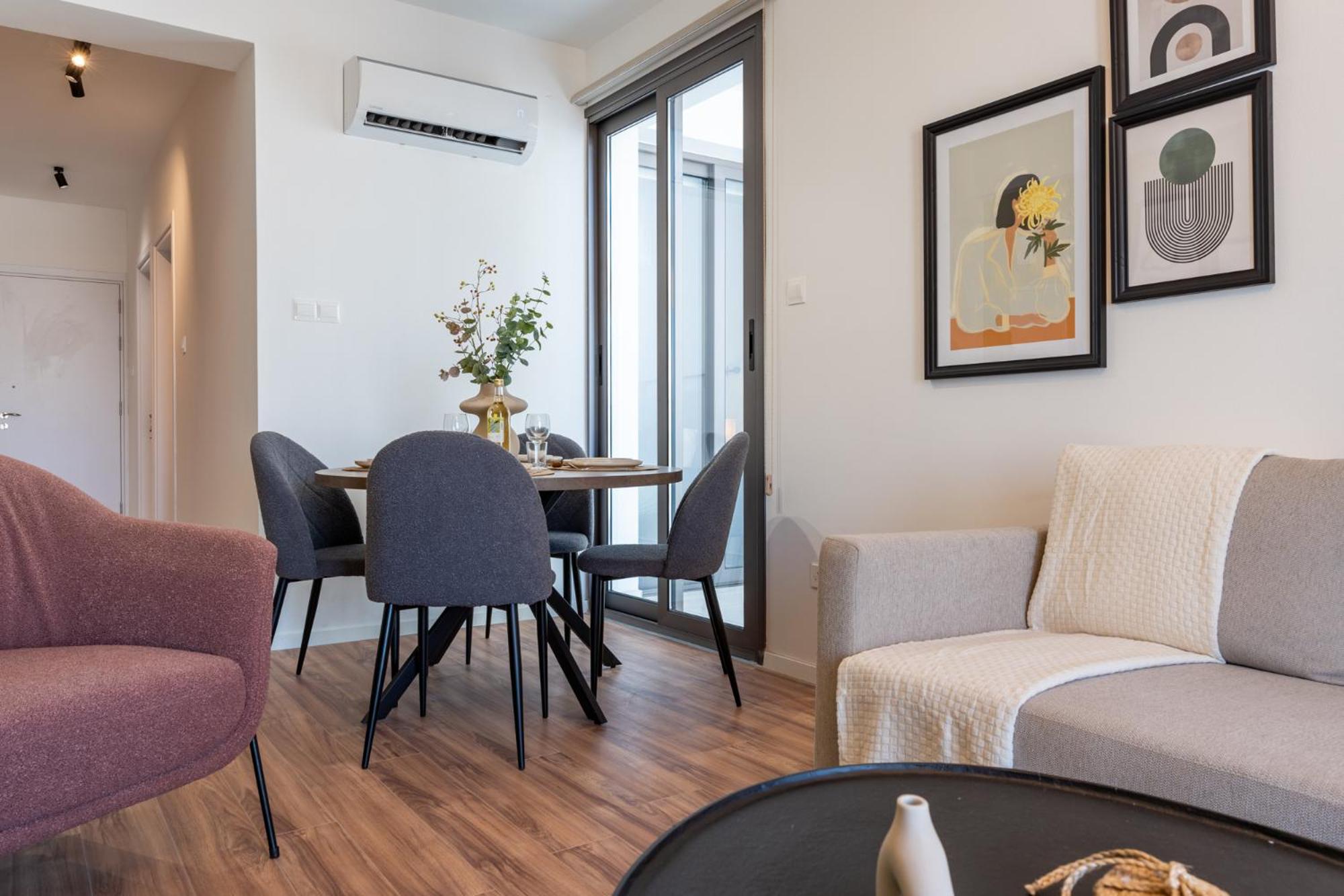 Latte's Prime 1-Bedroom Apartment in Larnaca