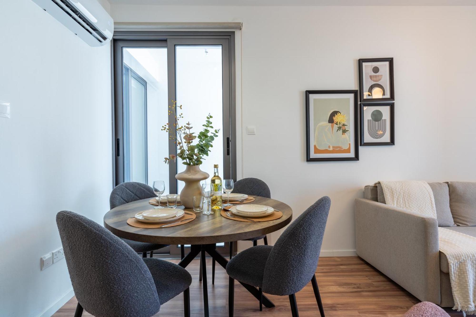 Latte's Prime 1-Bedroom Apartment in Larnaca