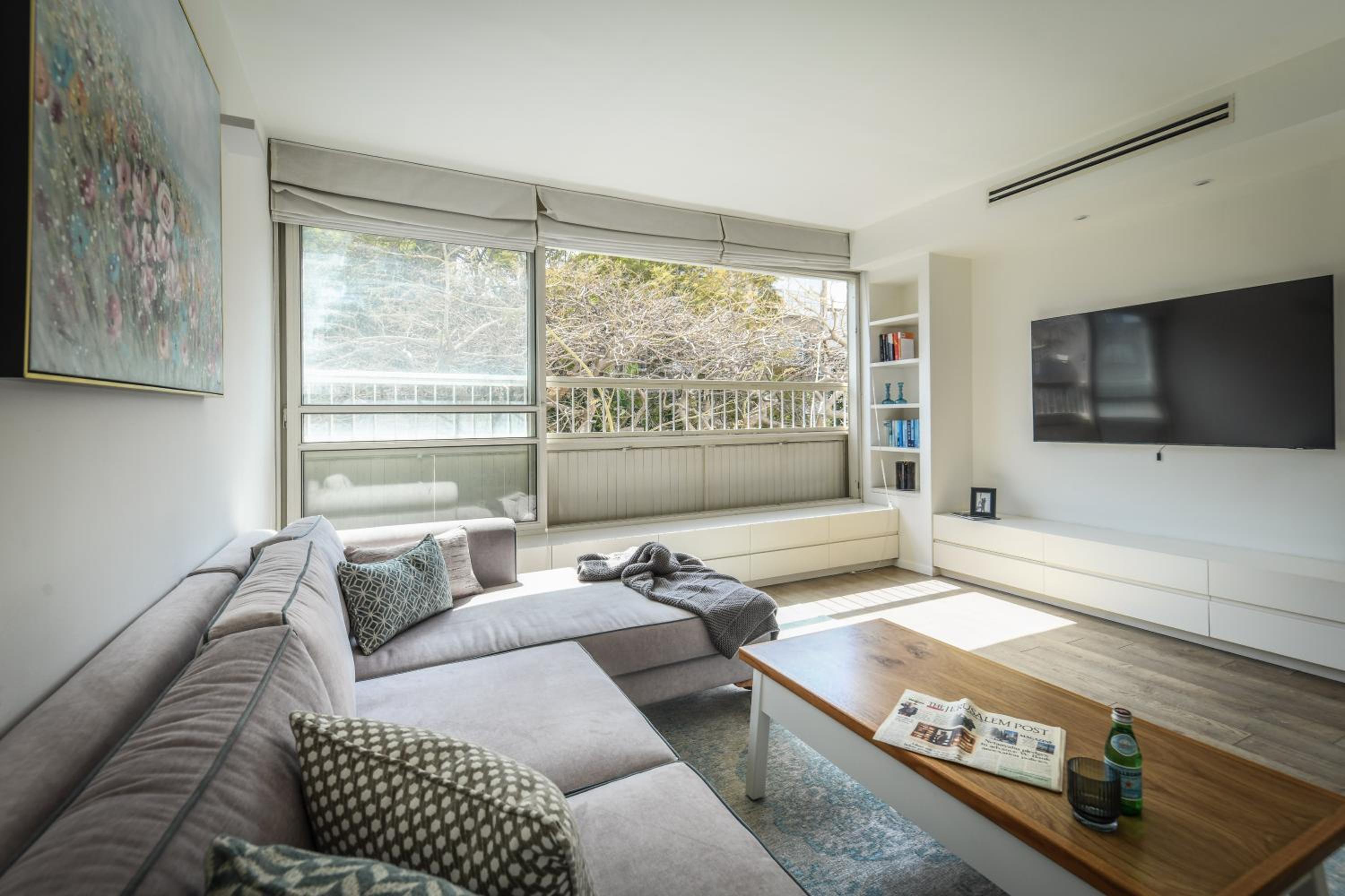Chic 2BR Apt w Large Windows in Tel Aviv Old North view 3