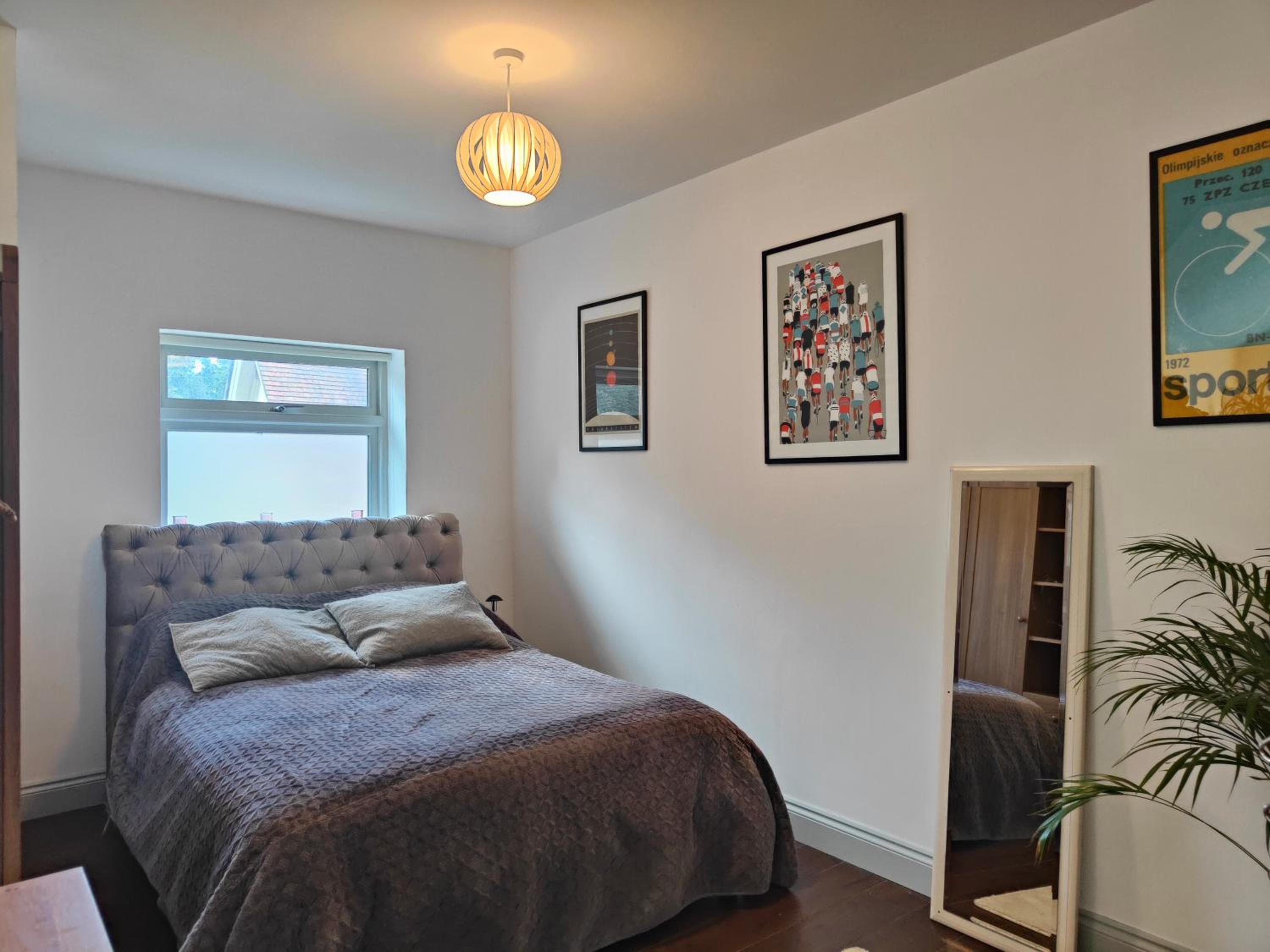 Peaceful Getaway in Forested Park and Off Street Parking