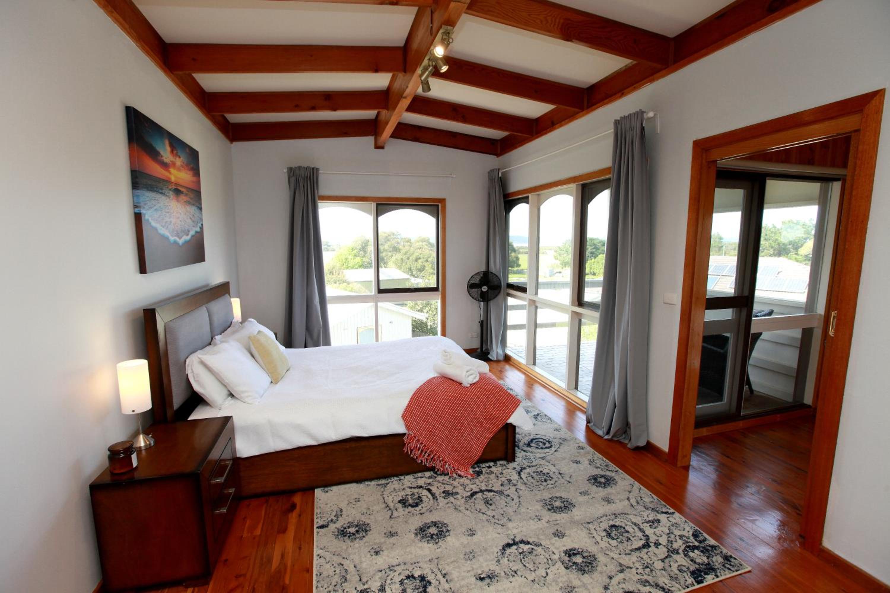 Tequila Sunset Beachfront Family Holiday Home, Bass Coast