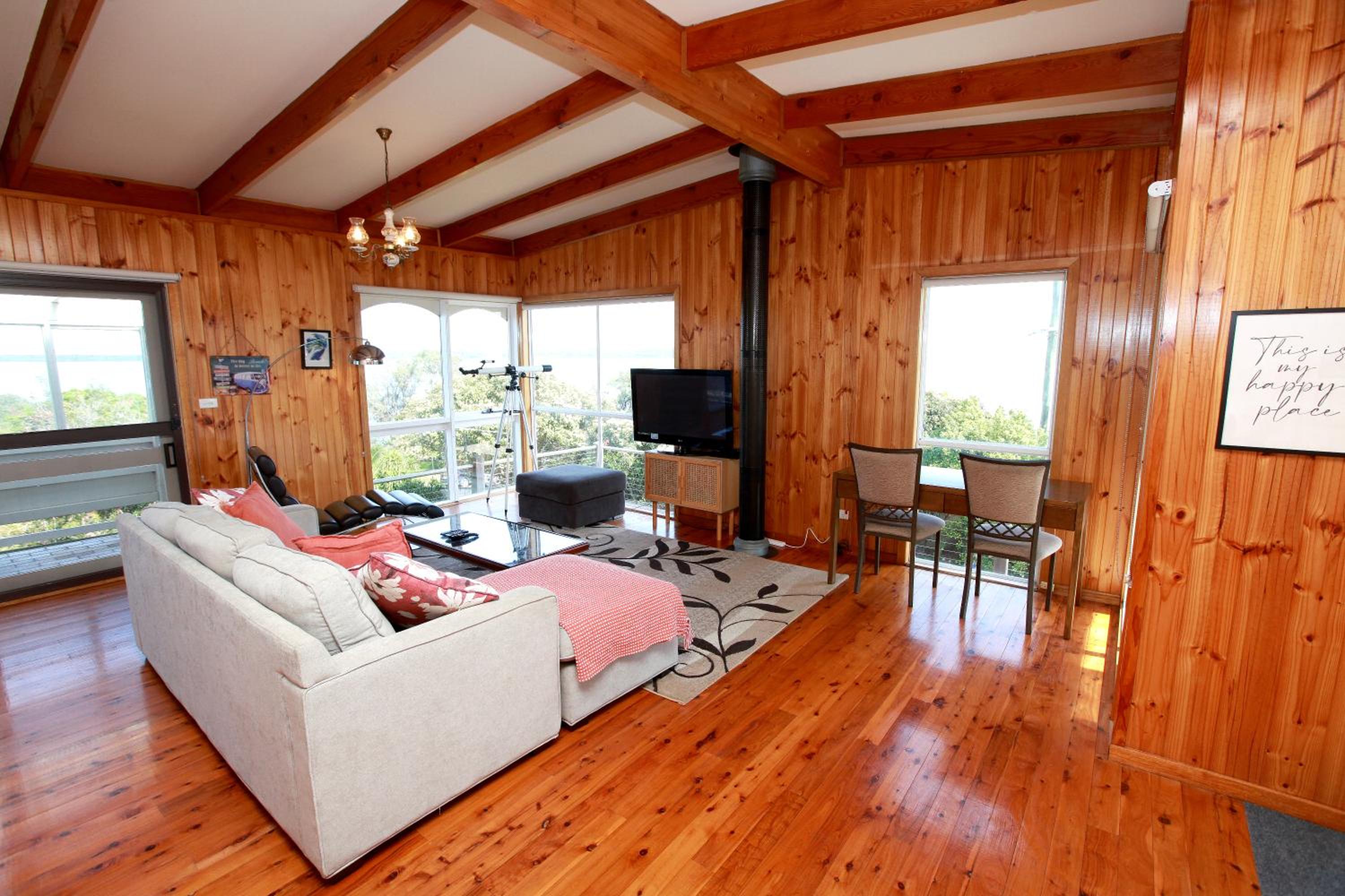 Tequila Sunset Beachfront Family Holiday Home, Bass Coast