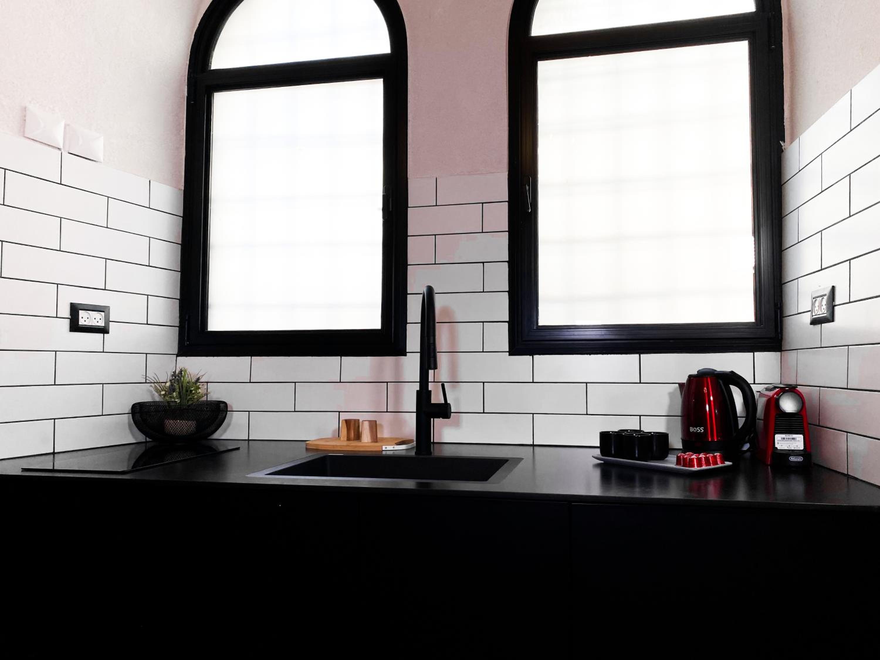 Jerusalem Central - Your Stylish Stay Near Shuk & Western Wall view 5