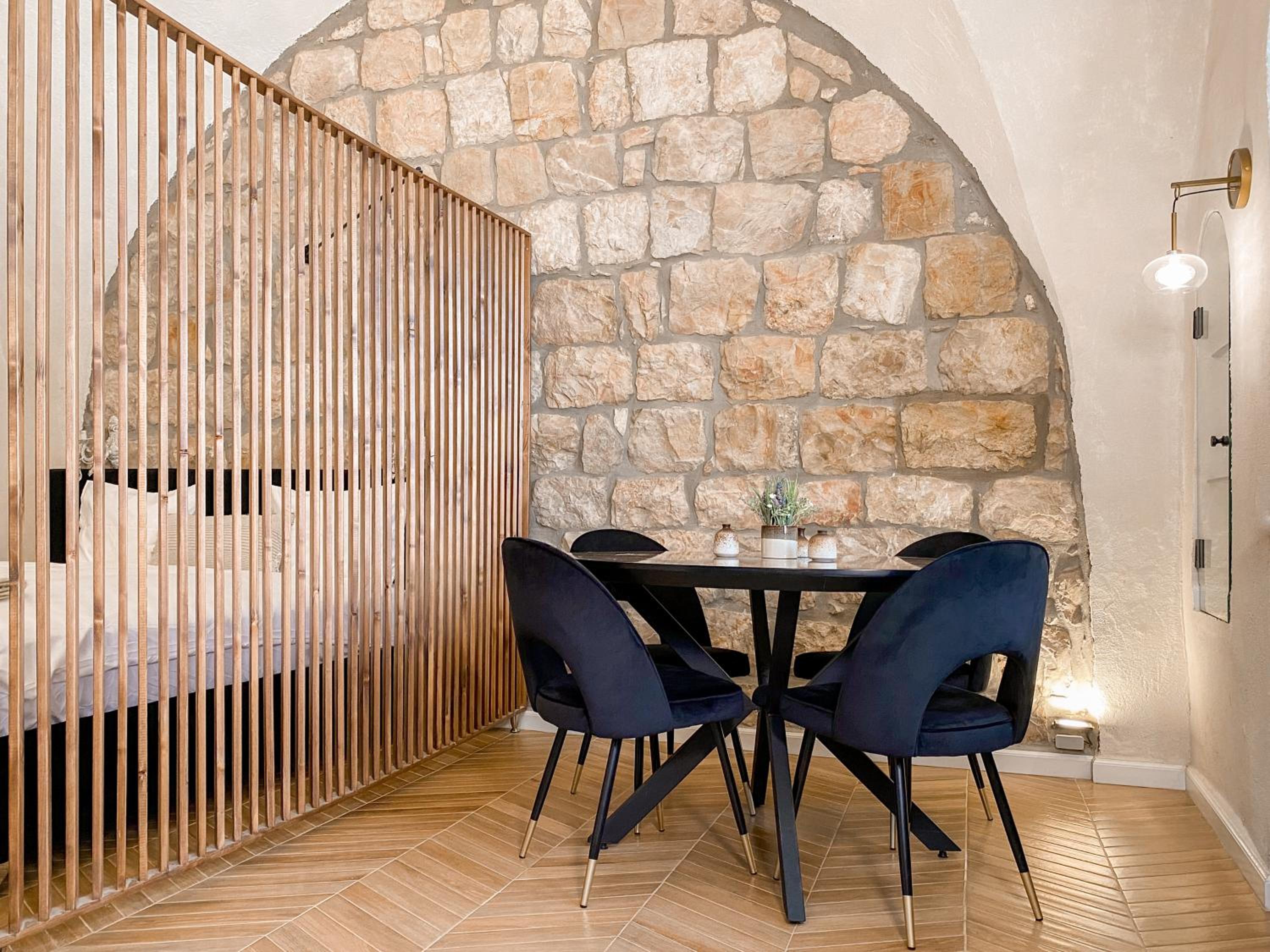 Jerusalem Central - Your Stylish Stay Near Shuk & Western Wall view 2