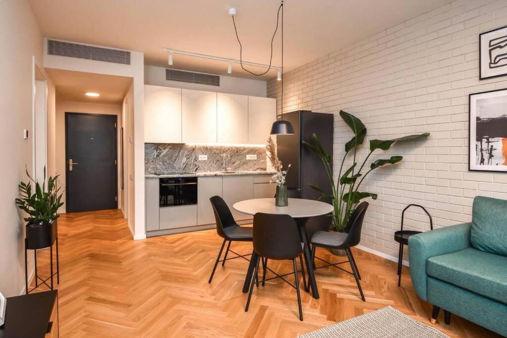 Skypark Luxury apartment with skyline view & free parking view 5