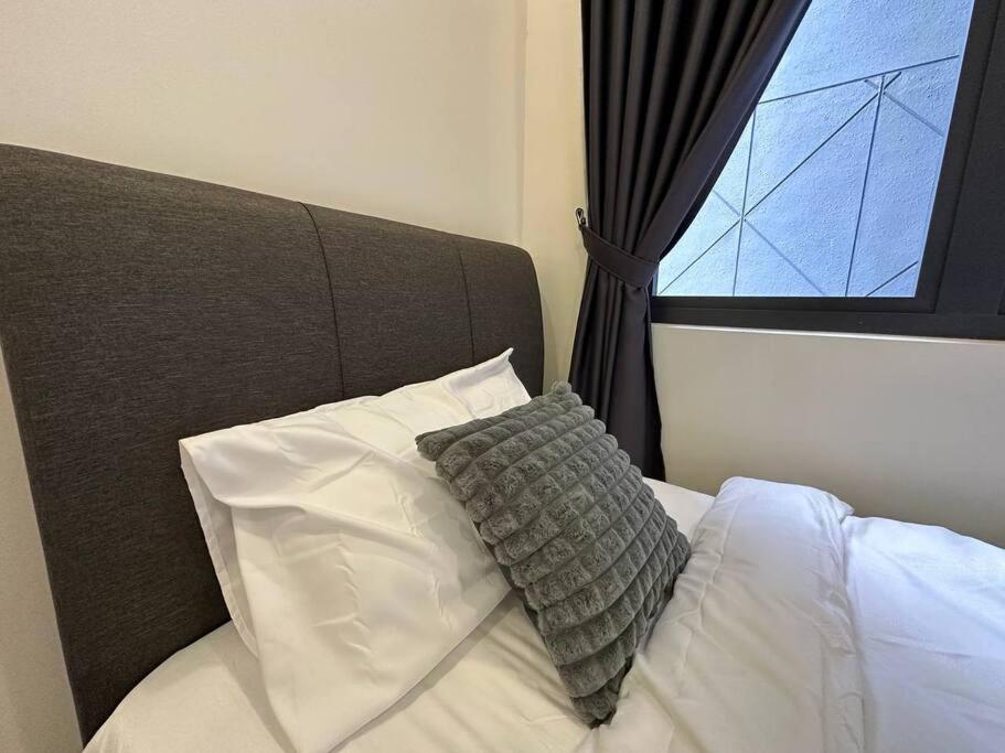 KL Minimalist Muji Style 3R2B