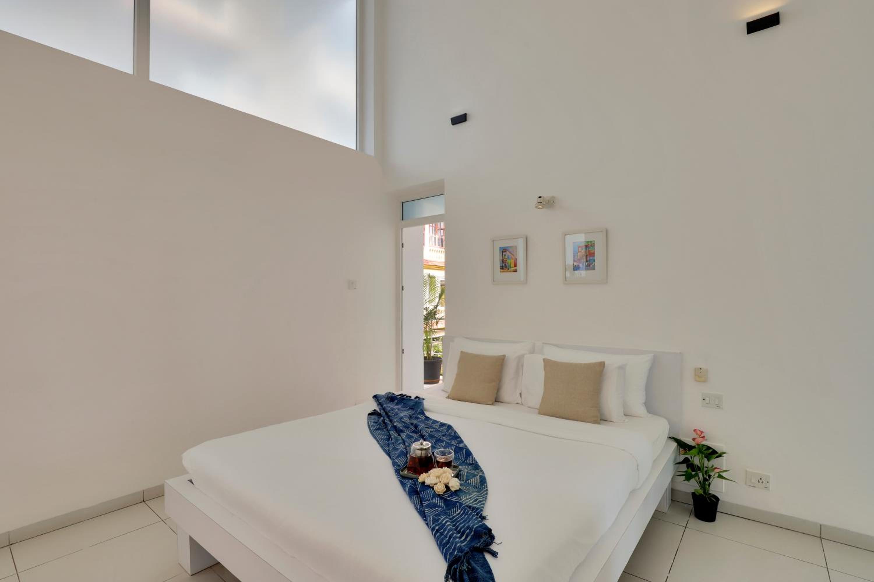 ELIVAAS 4 BHK with Pvt Pool & Sunrise or Sunset view - Risaia view 2