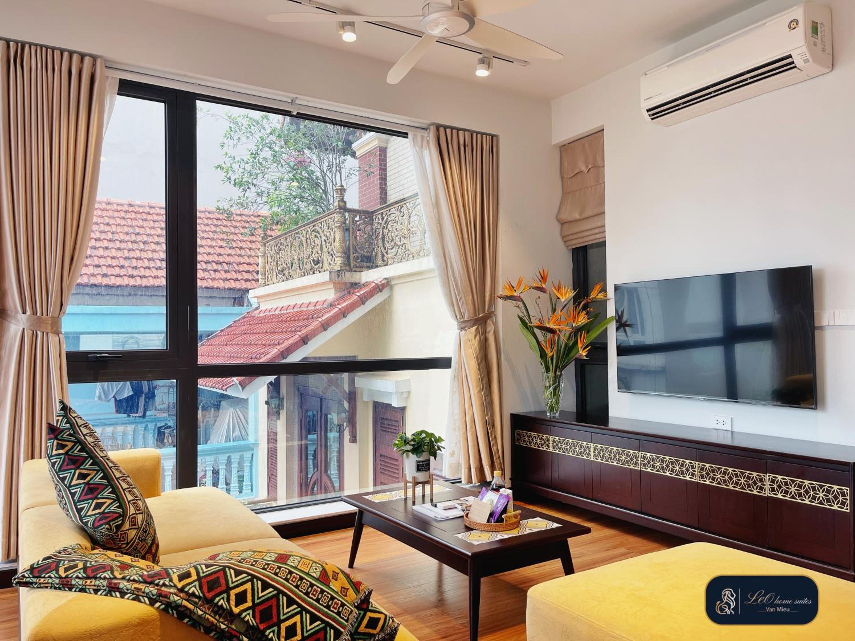 High-ser Apartment -2BR - NiceView - Parking - Spacious - In center