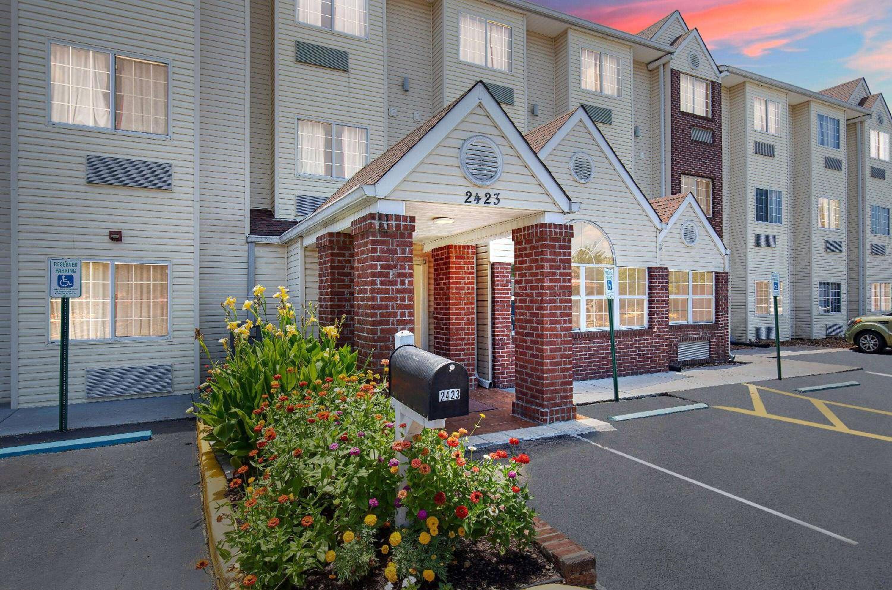 Microtel Inn & Suites by Wyndham Cordova Memphis I-40 East view 2