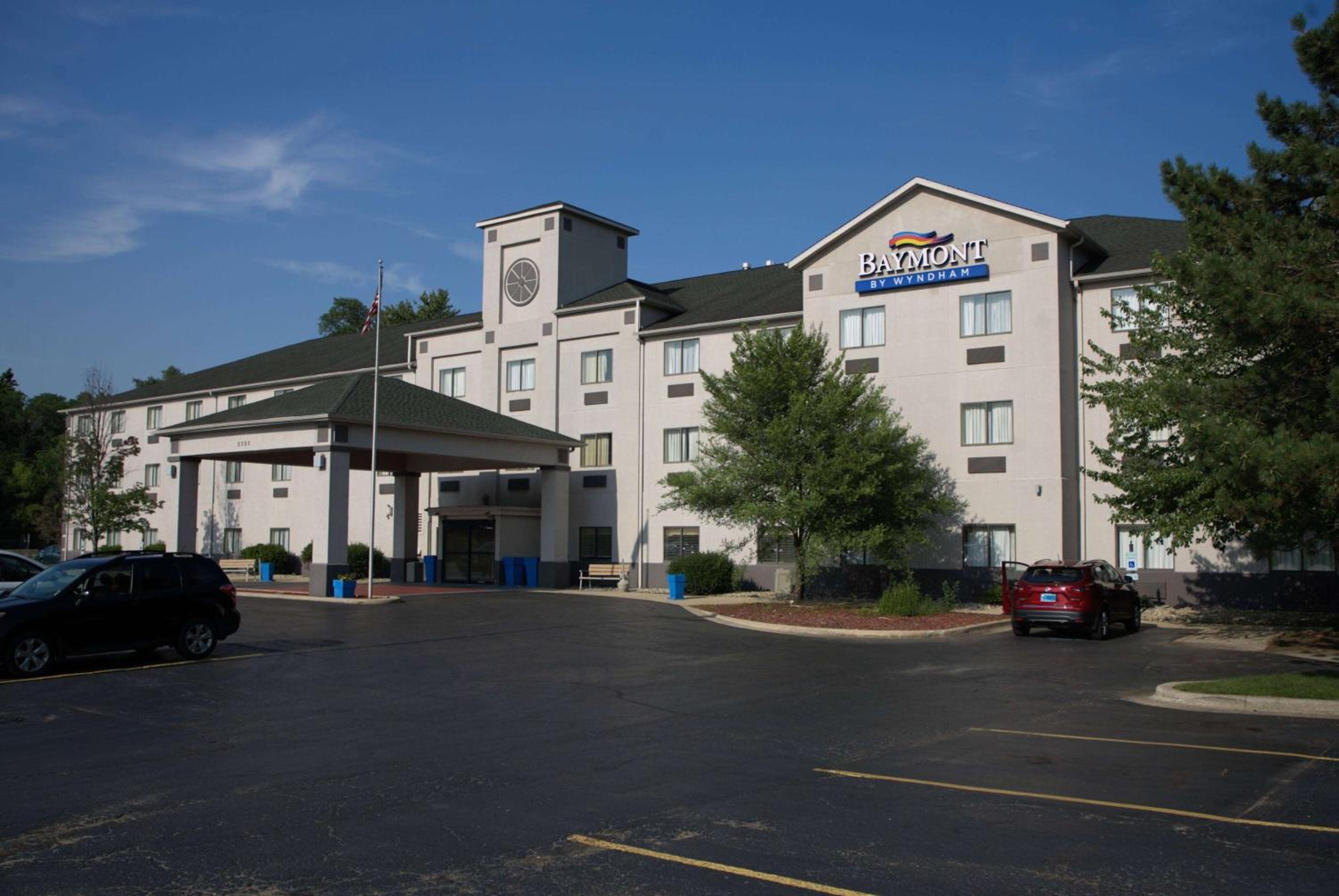 Baymont by Wyndham Portage view 2