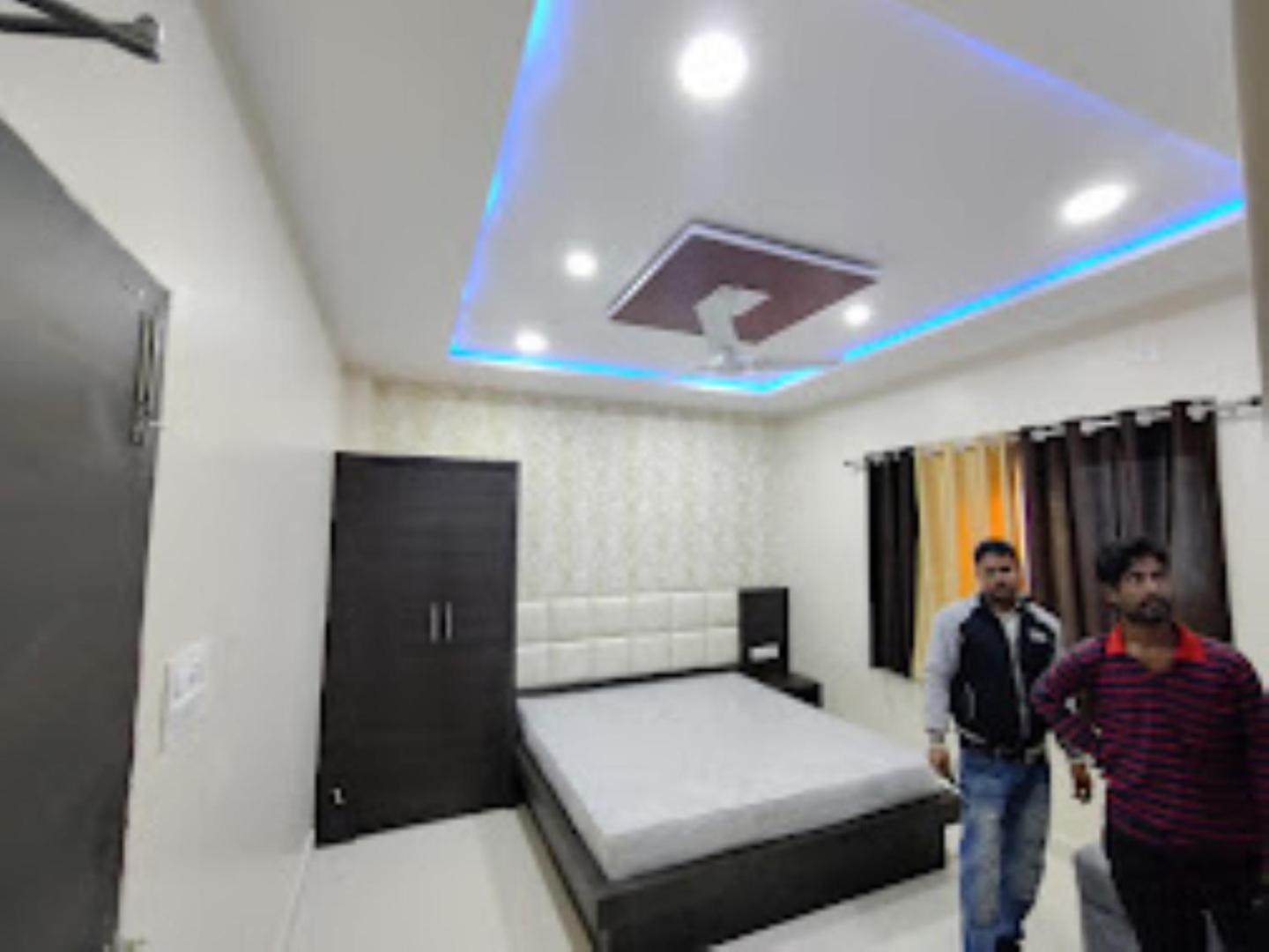 Hotel Center Point Kamleshwarpur