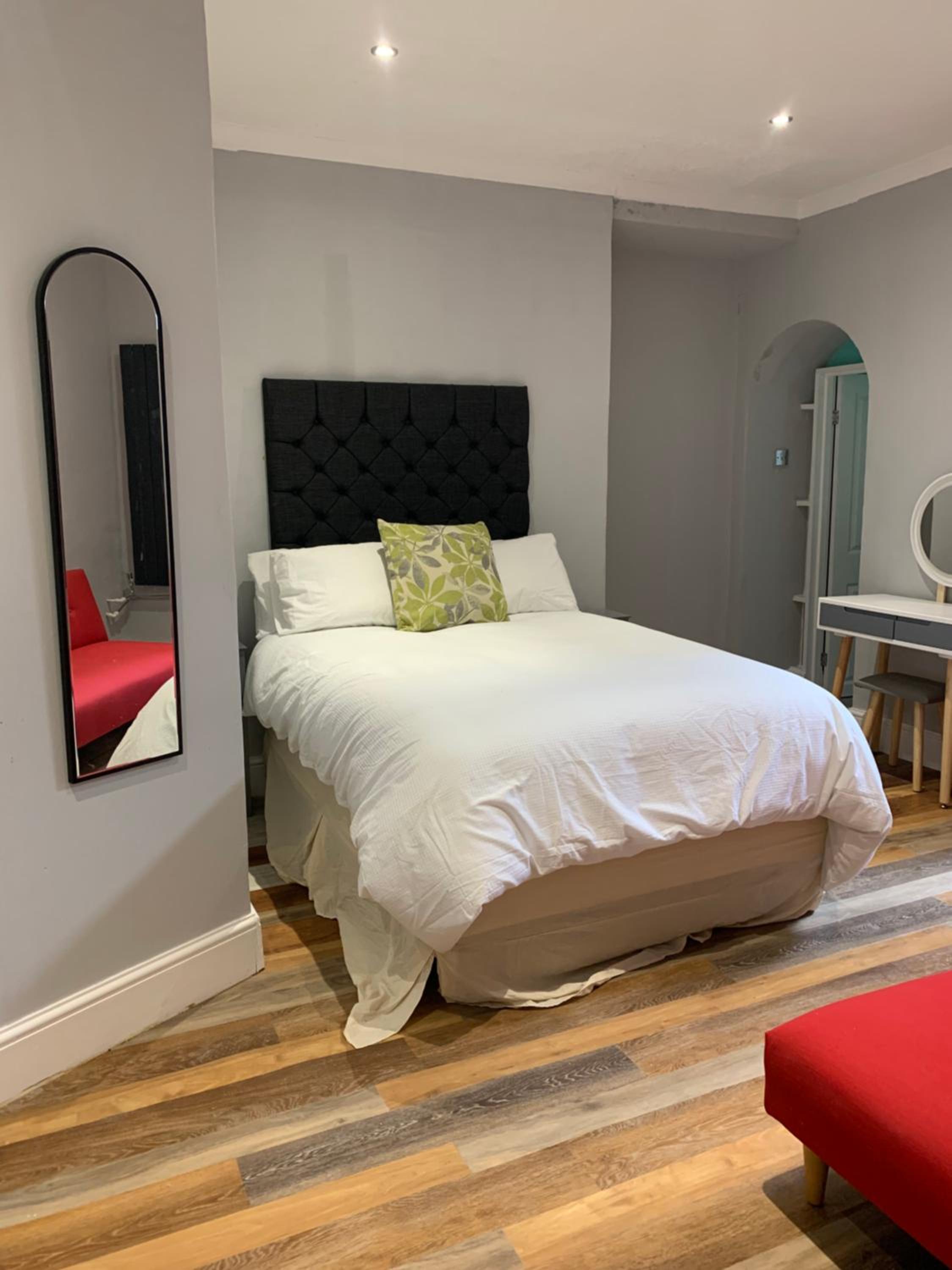 Entire apartment in central Brighton view 5