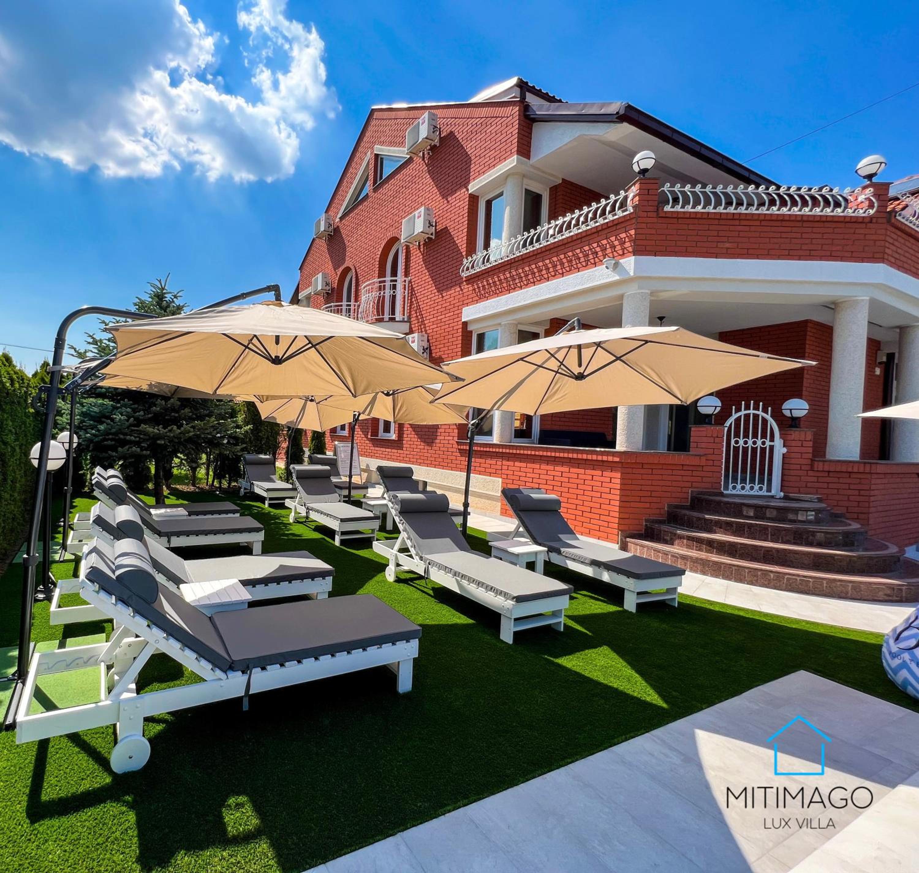 Lux Villa Mitimago view 2