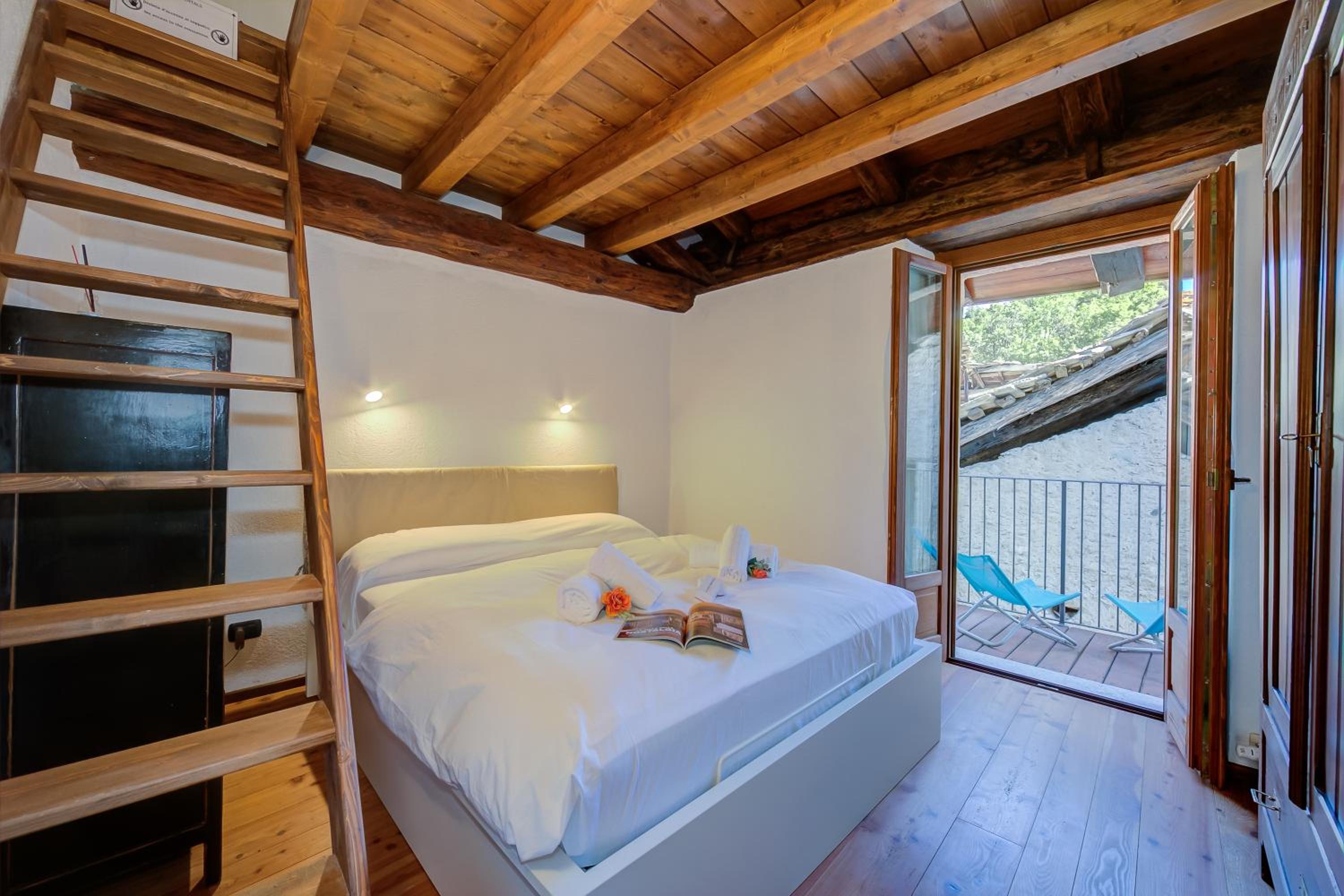 San Marco Lodge Apt Mountain Retreat - Happy Rentals view 4