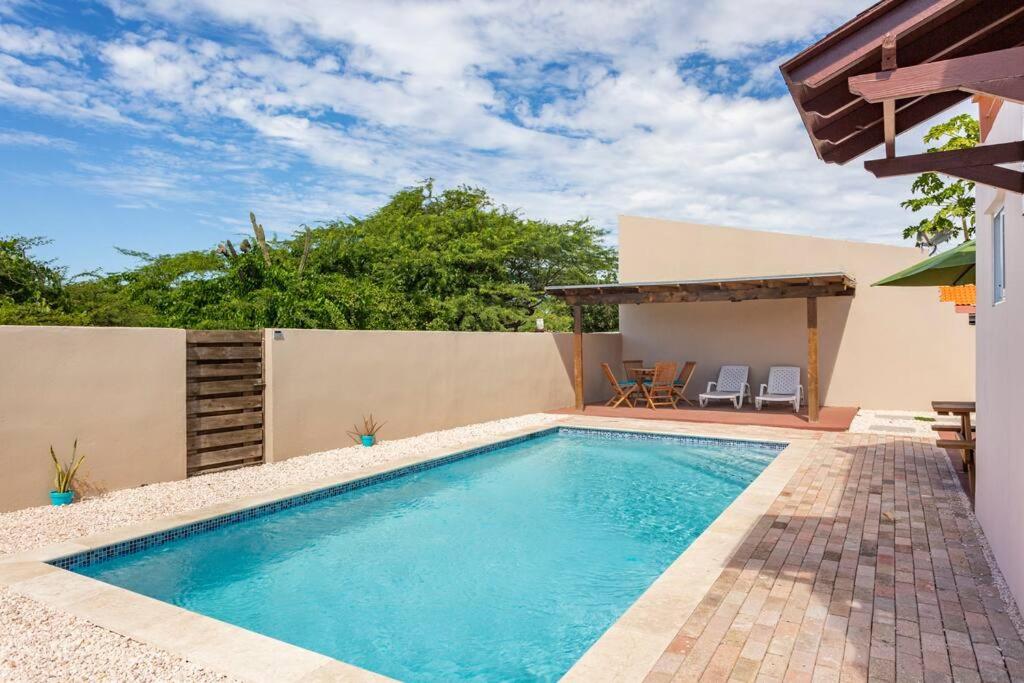 3BD Villa near Best Beaches 30ft private pool