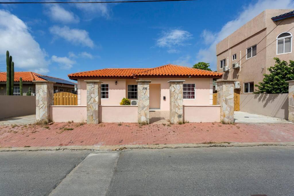 3BD Villa near Best Beaches 30ft private pool