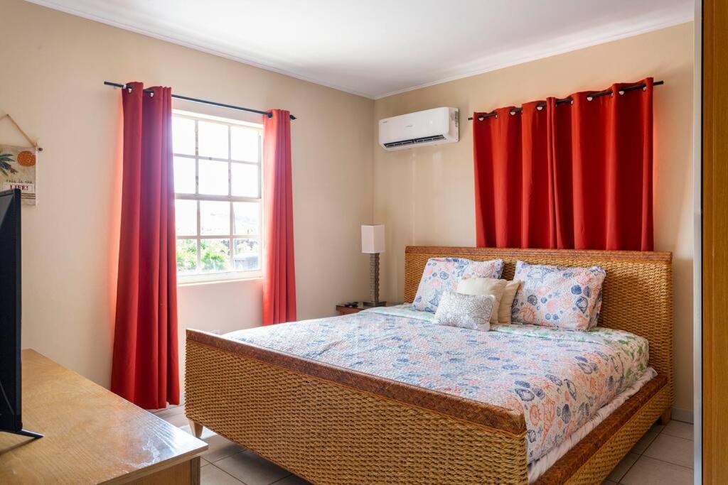 3BD Villa near Best Beaches 30ft private pool