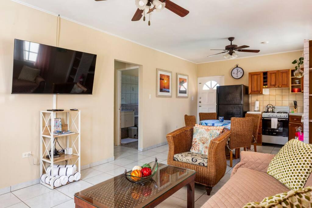 3BD Villa near Best Beaches 30ft private pool
