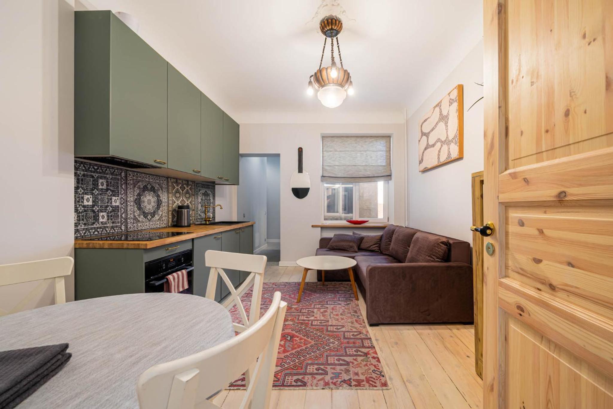 White LUX apartments next to the Old town with free parking view 4