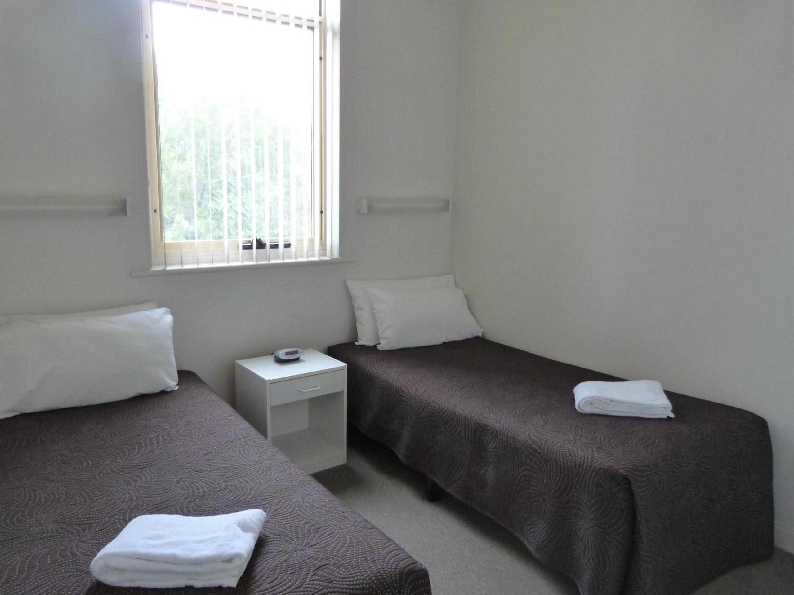 Glenelg Holiday Apartments - Corfu 200 meters to the beach Free Parking