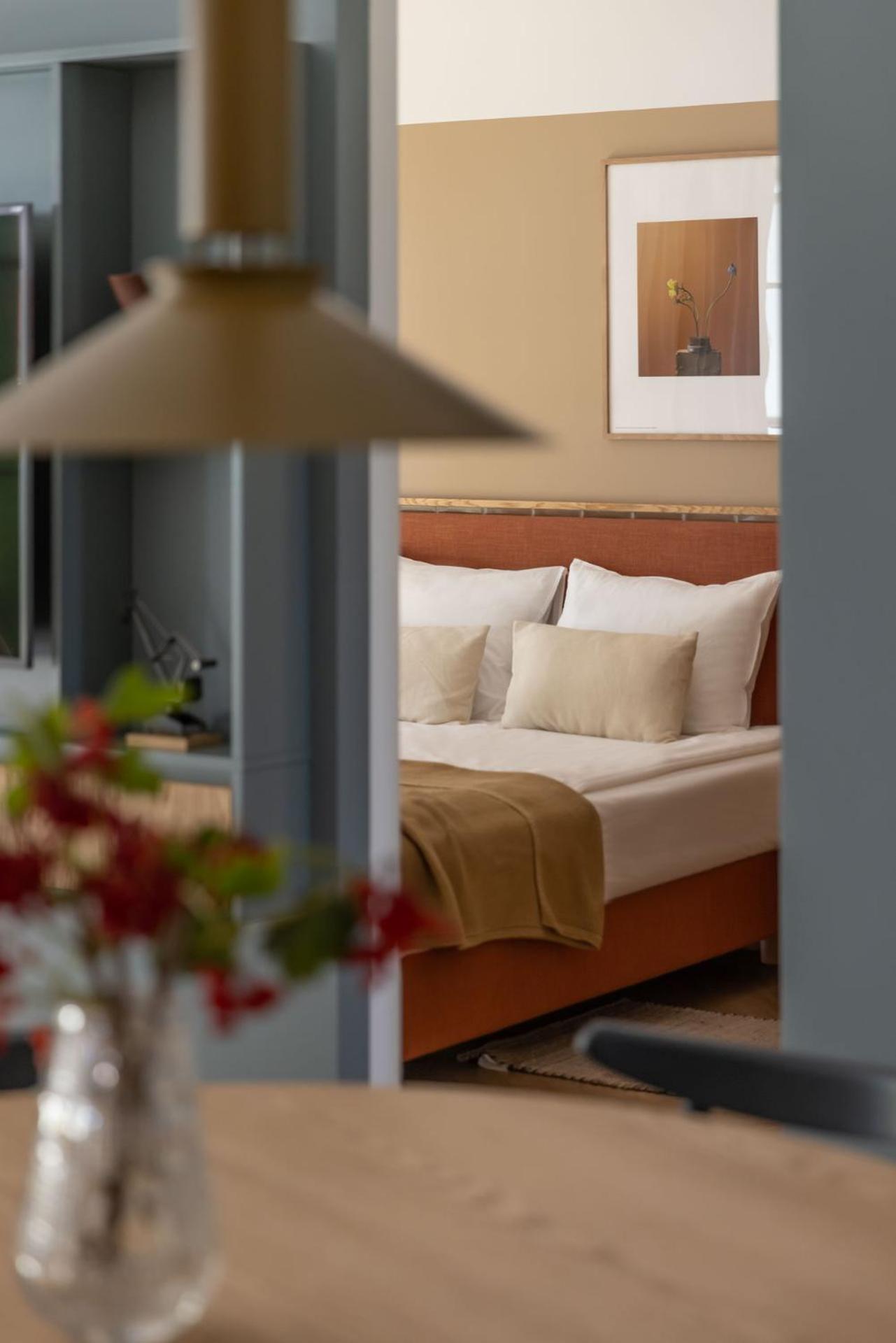 Solidarność Three Bedrooms & Garden Apartment