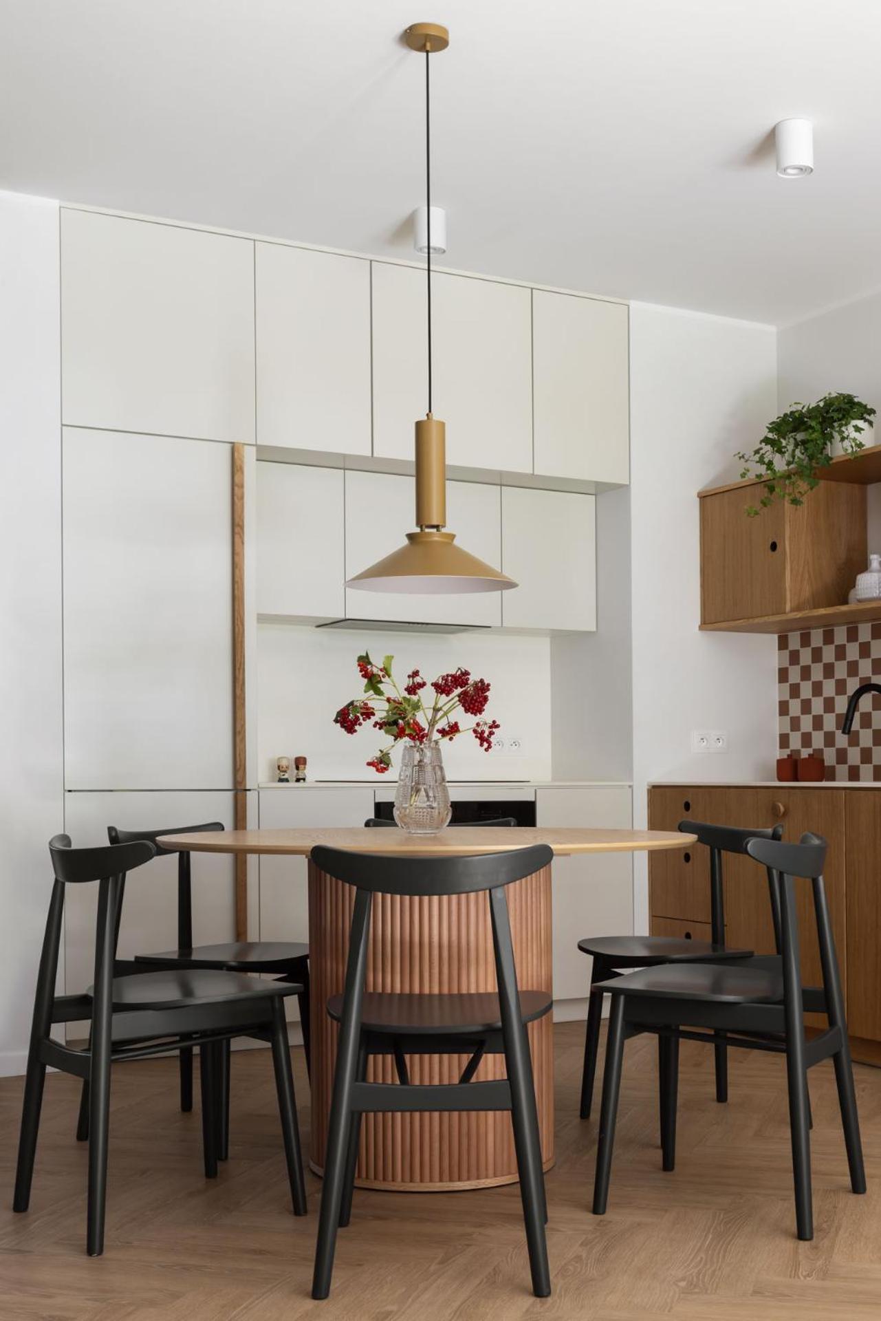 Solidarność Three Bedrooms & Garden Apartment