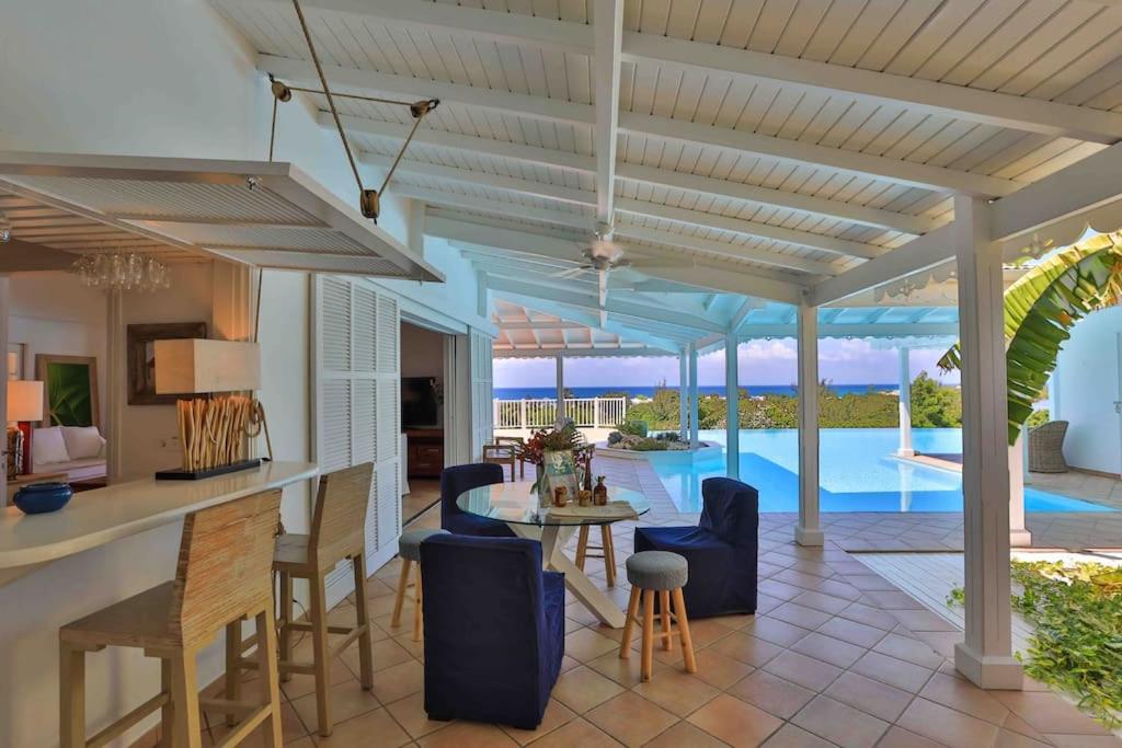Villa La Josephine, Terre Basses
