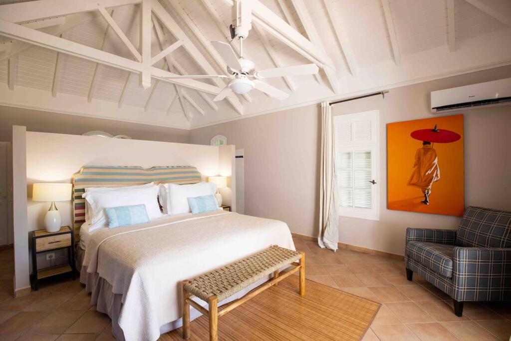 Villa La Josephine, Terre Basses
