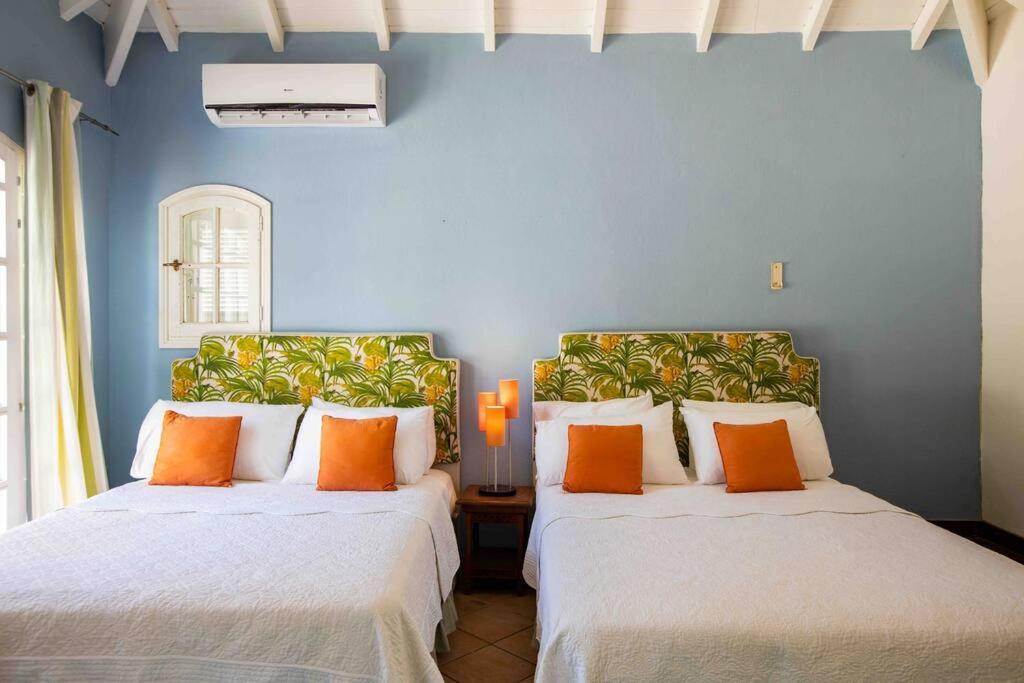 Villa La Josephine, Terre Basses