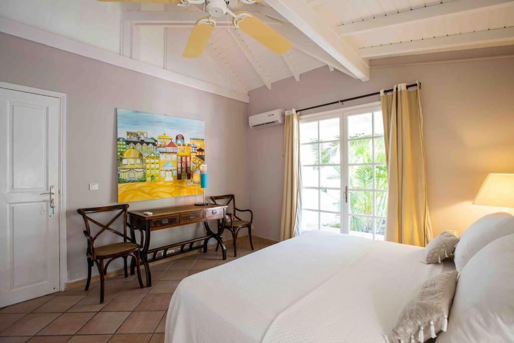 Villa La Josephine, Terre Basses