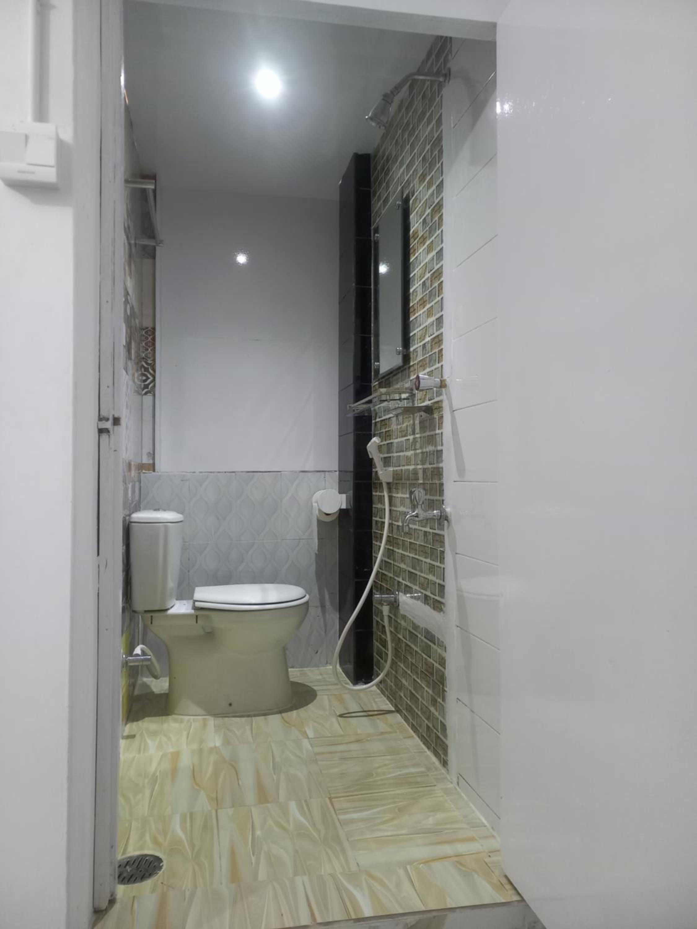 Hossen Monjil Block F Road 21 Bashundhara
