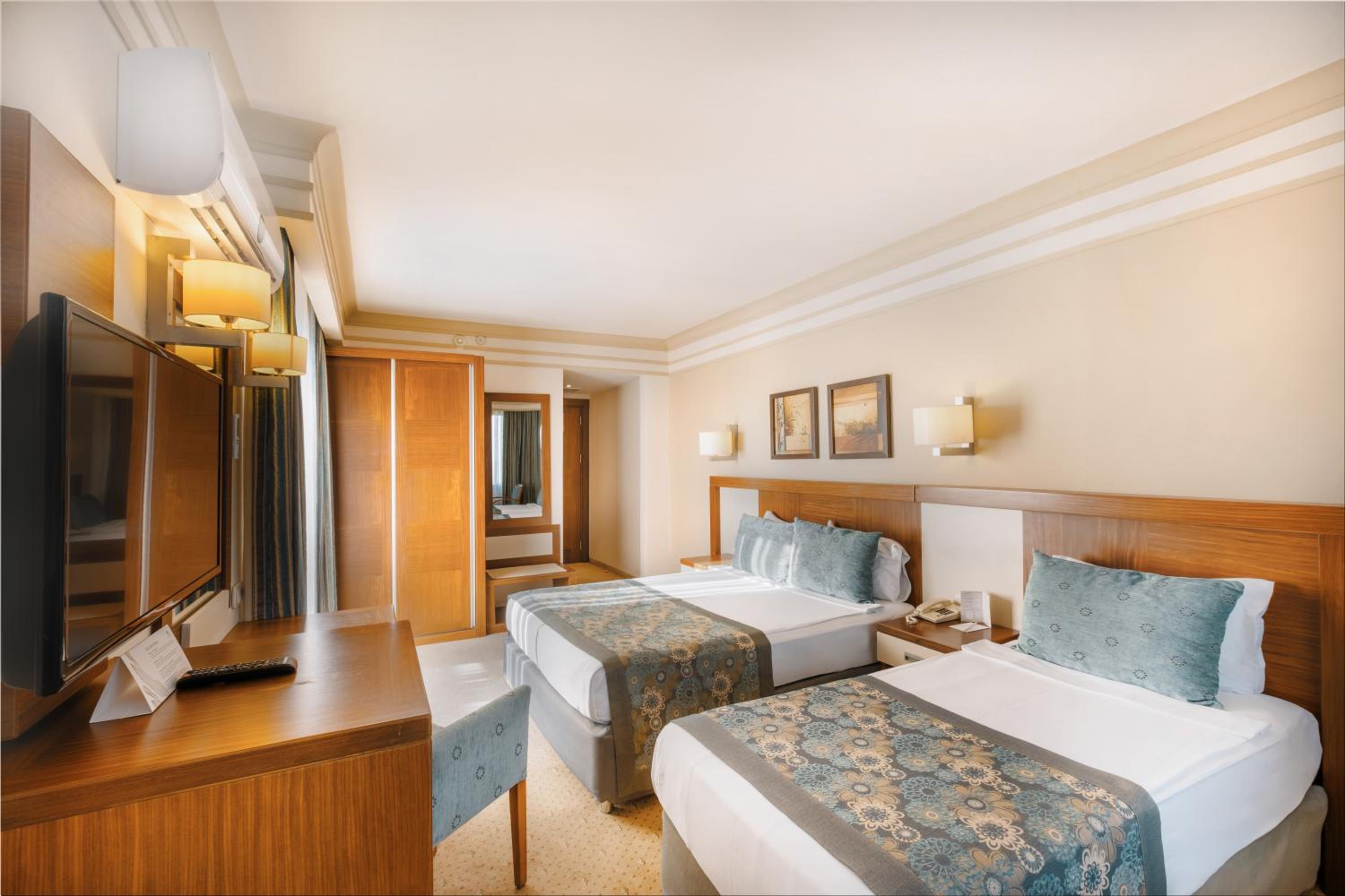 Villa Side Hotel - Image 45