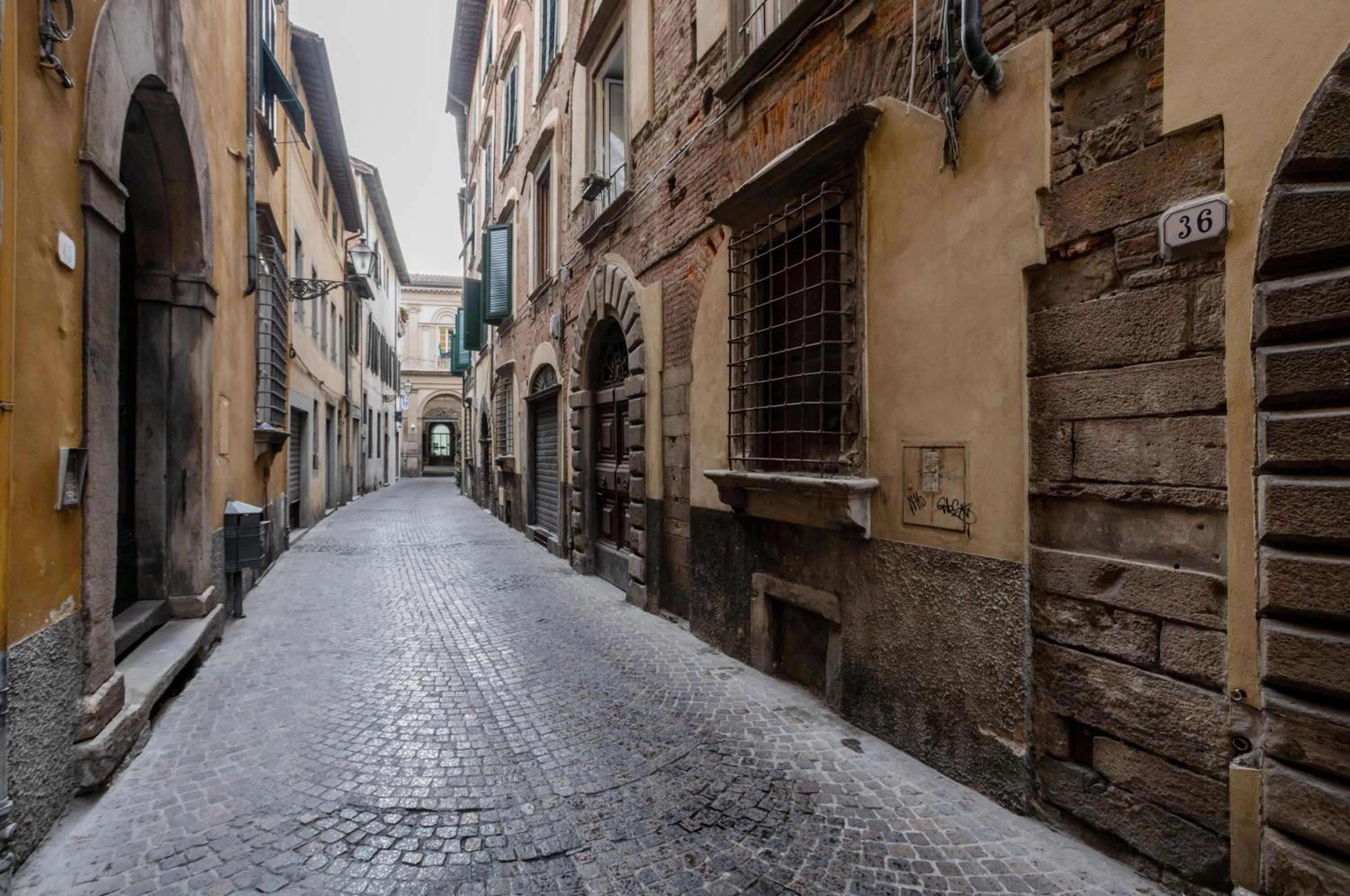 GuestHost - casa Giovanna - Piazza San Michele Central Studio! view 2