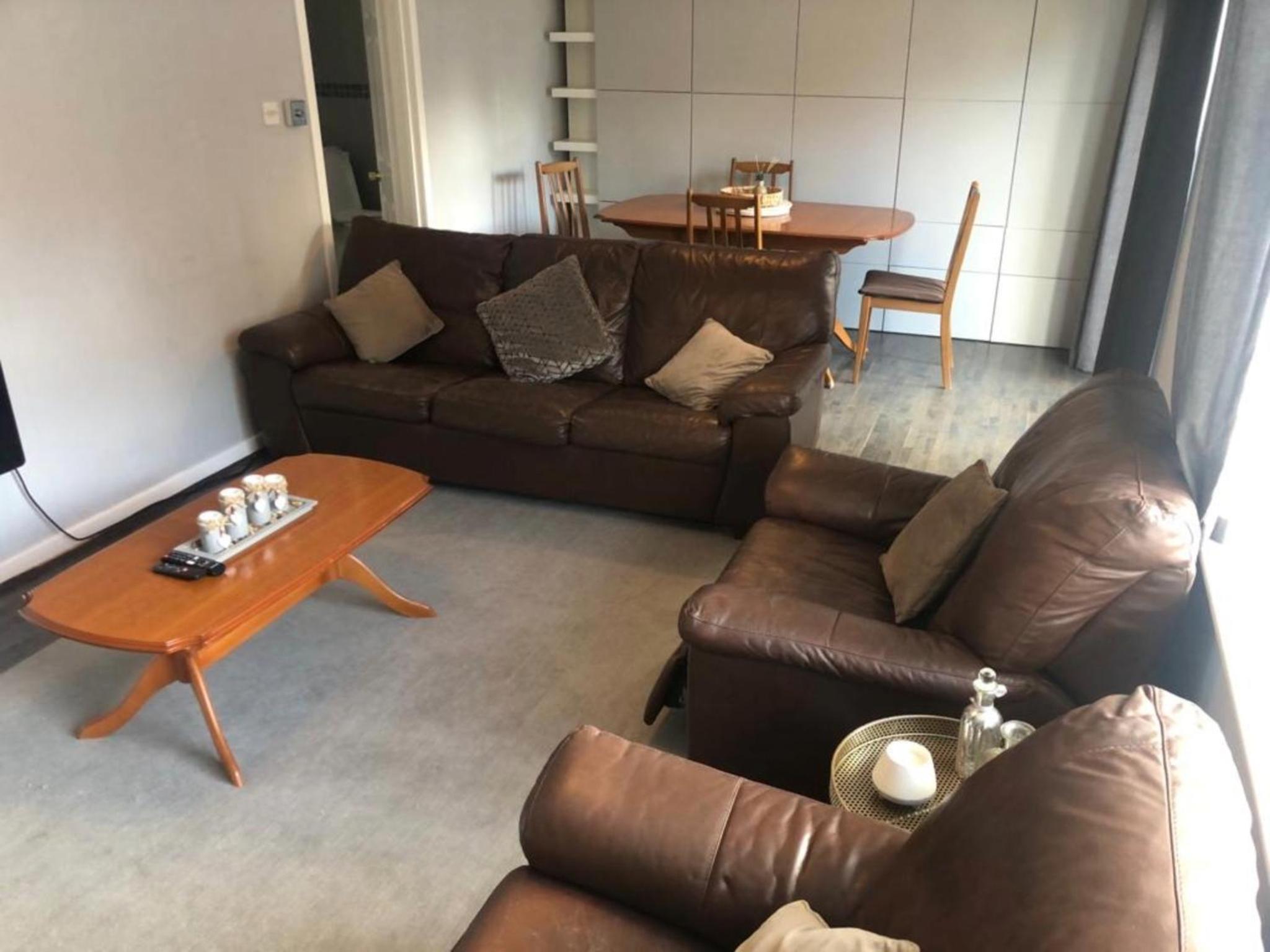 Extensive 4 bed close to Peterborough view 2