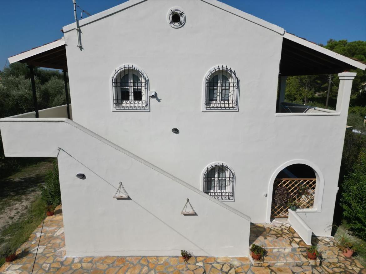 Kouros apartments