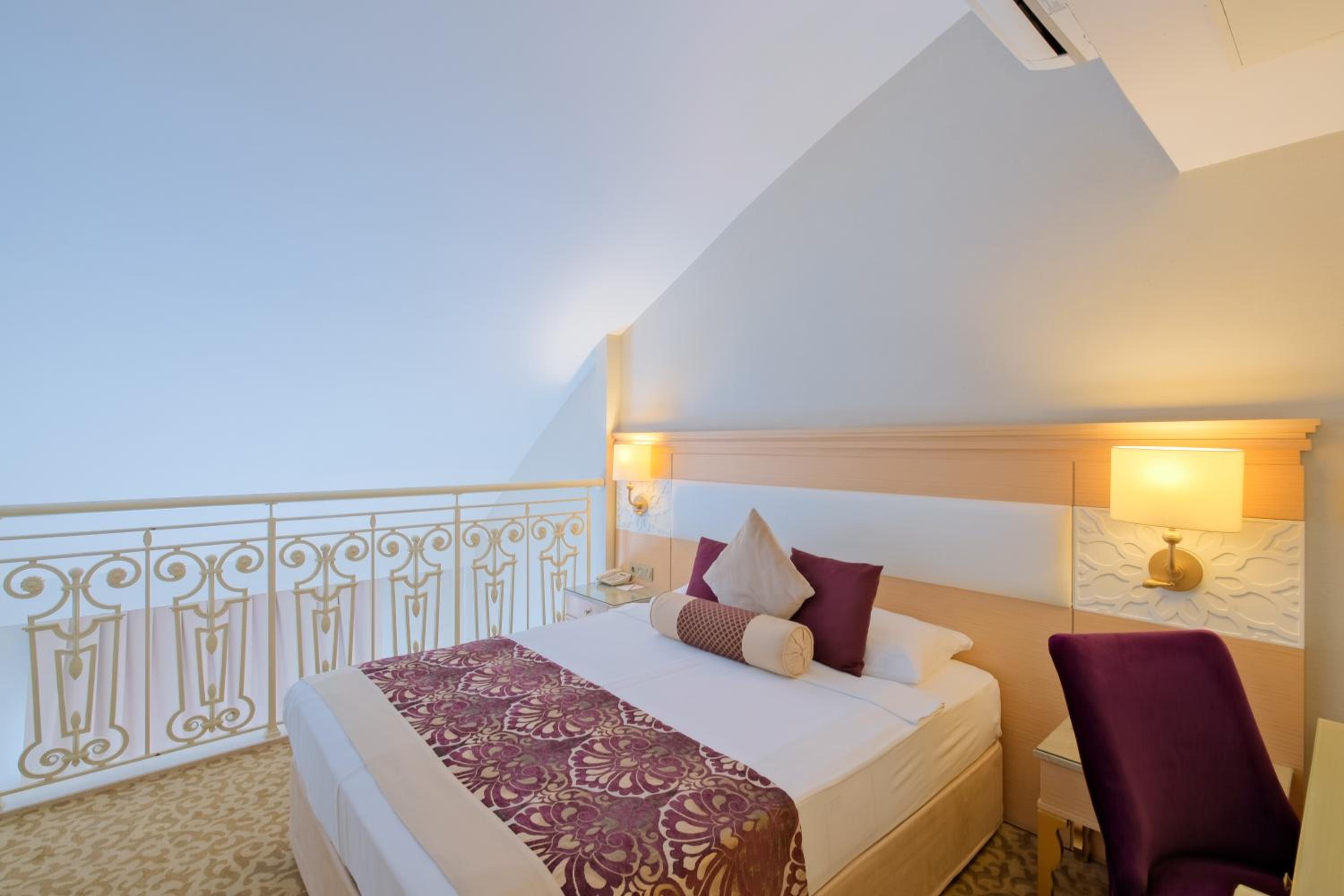 Villa Side Residence - Image 95