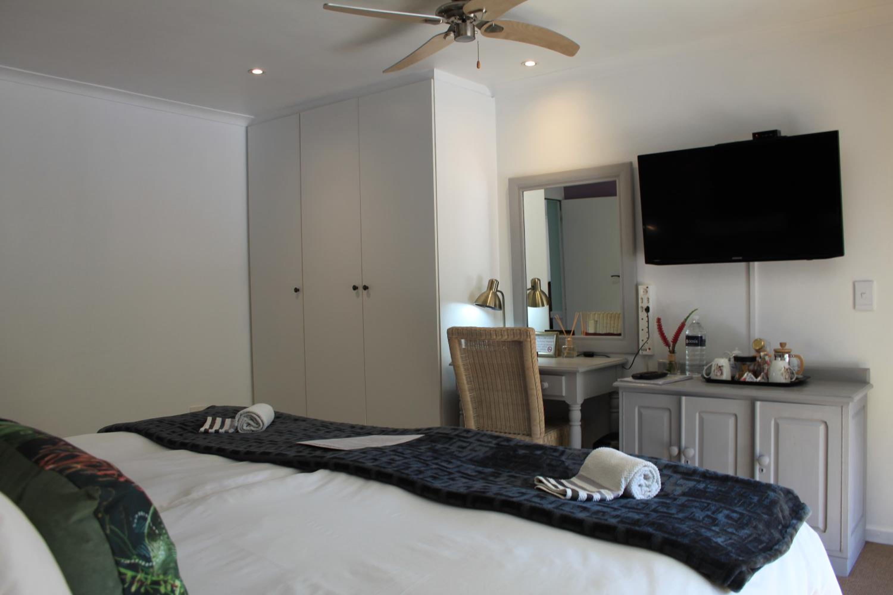 Pelican Lodge Guesthouse