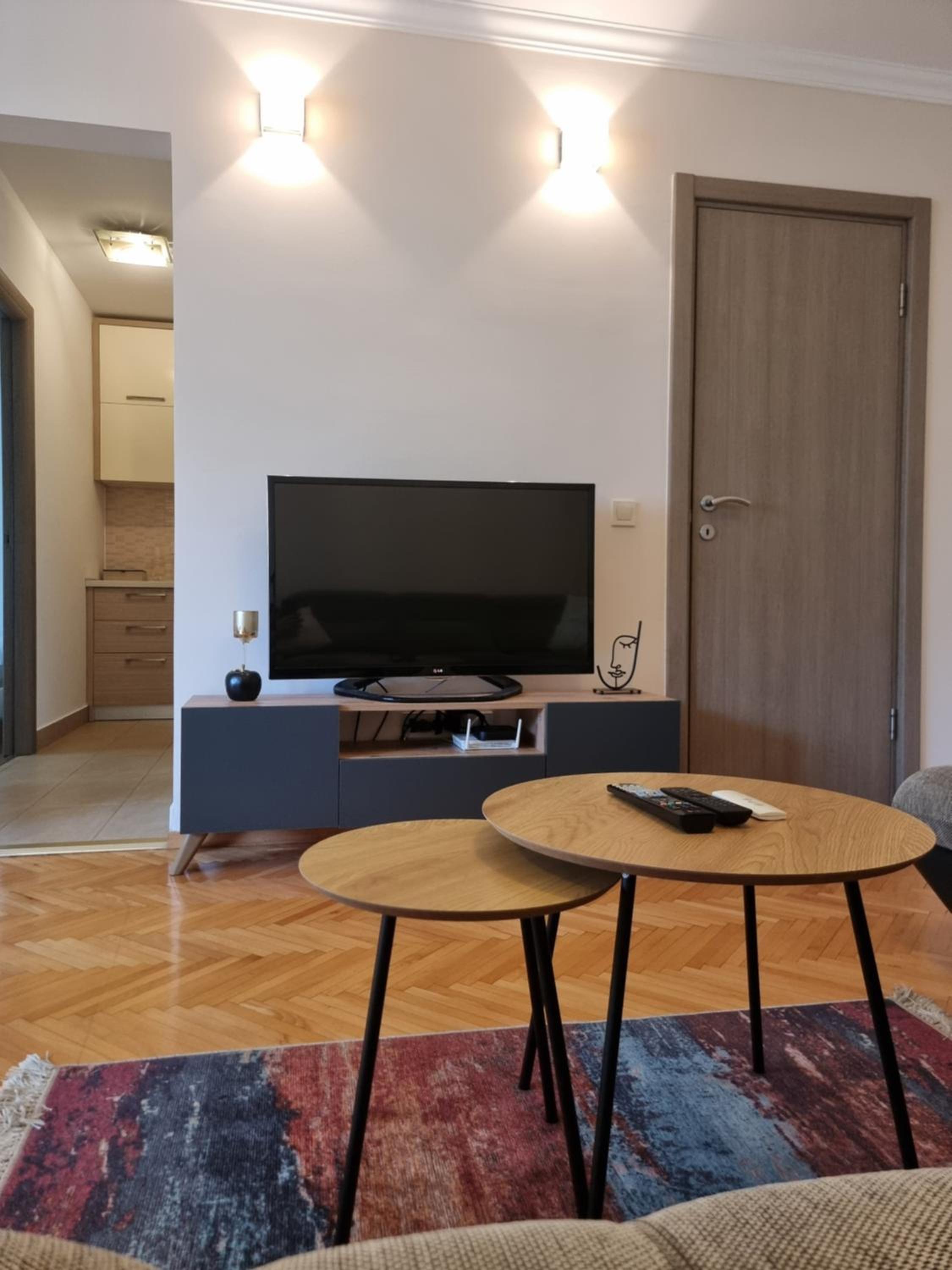 Cozy Central Apartment next to Bus and Train Station