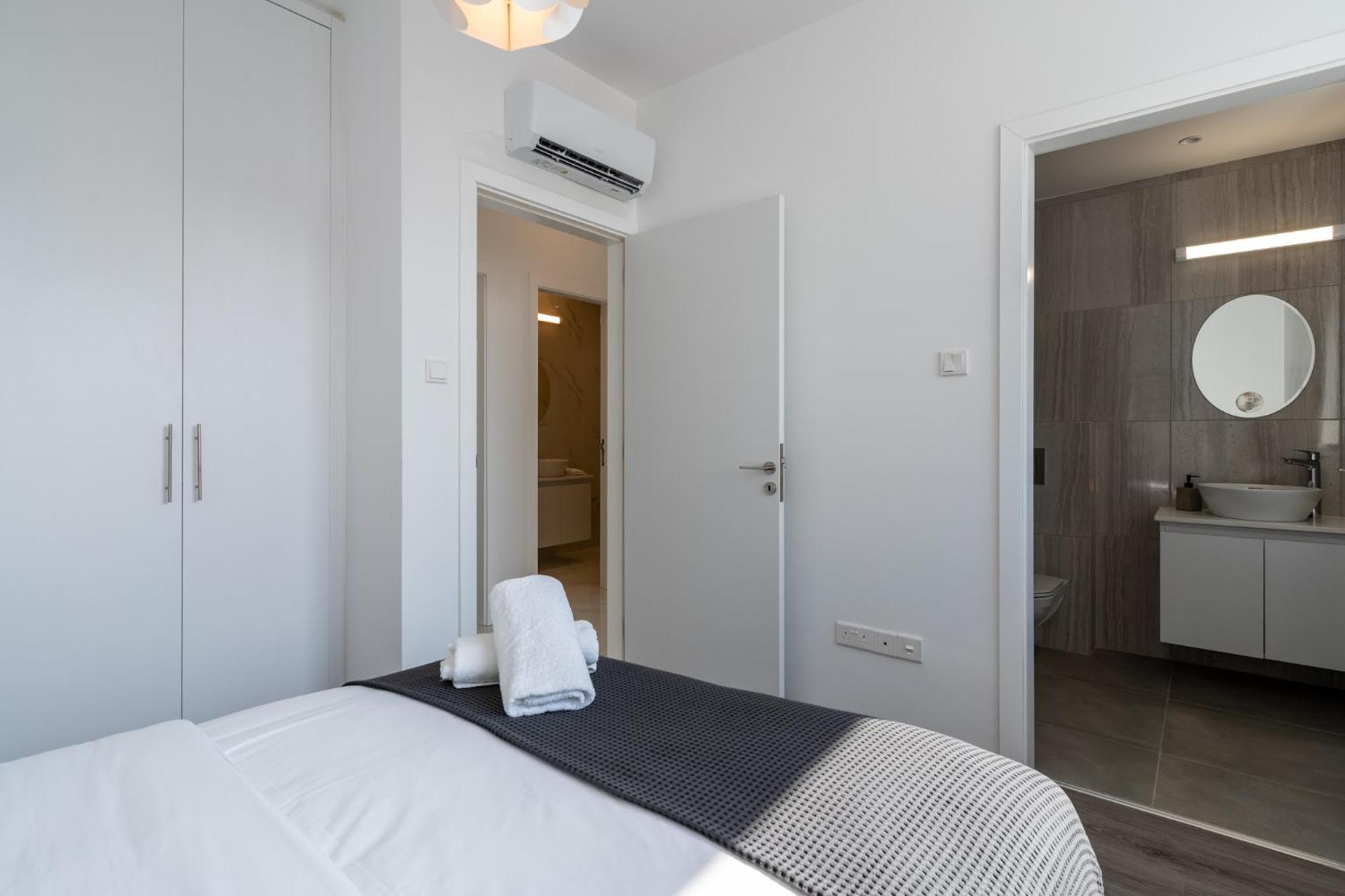 Taupe’s 2-Bedroom Apartment in Larnaca