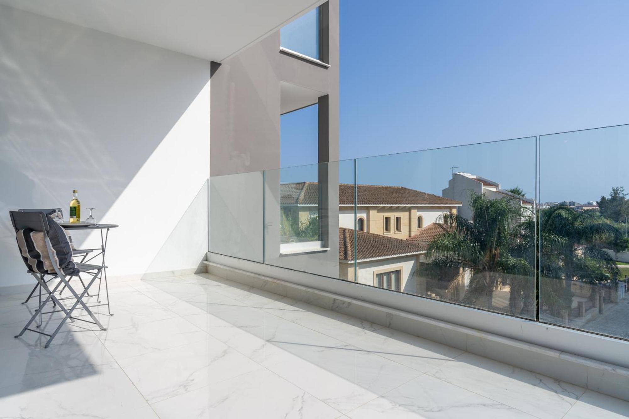 Taupe’s 2-Bedroom Apartment in Larnaca