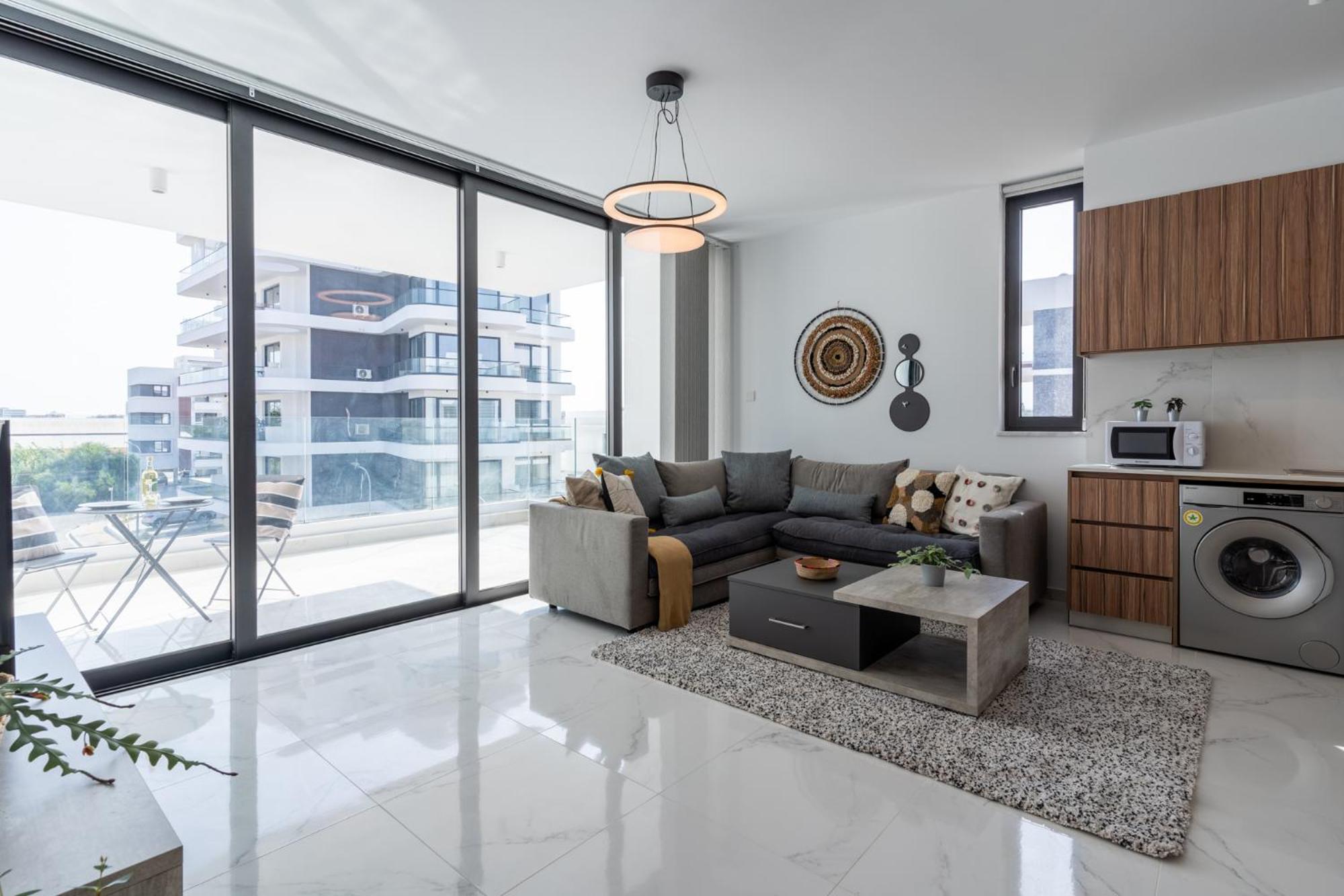 Taupe’s 2-Bedroom Apartment in Larnaca