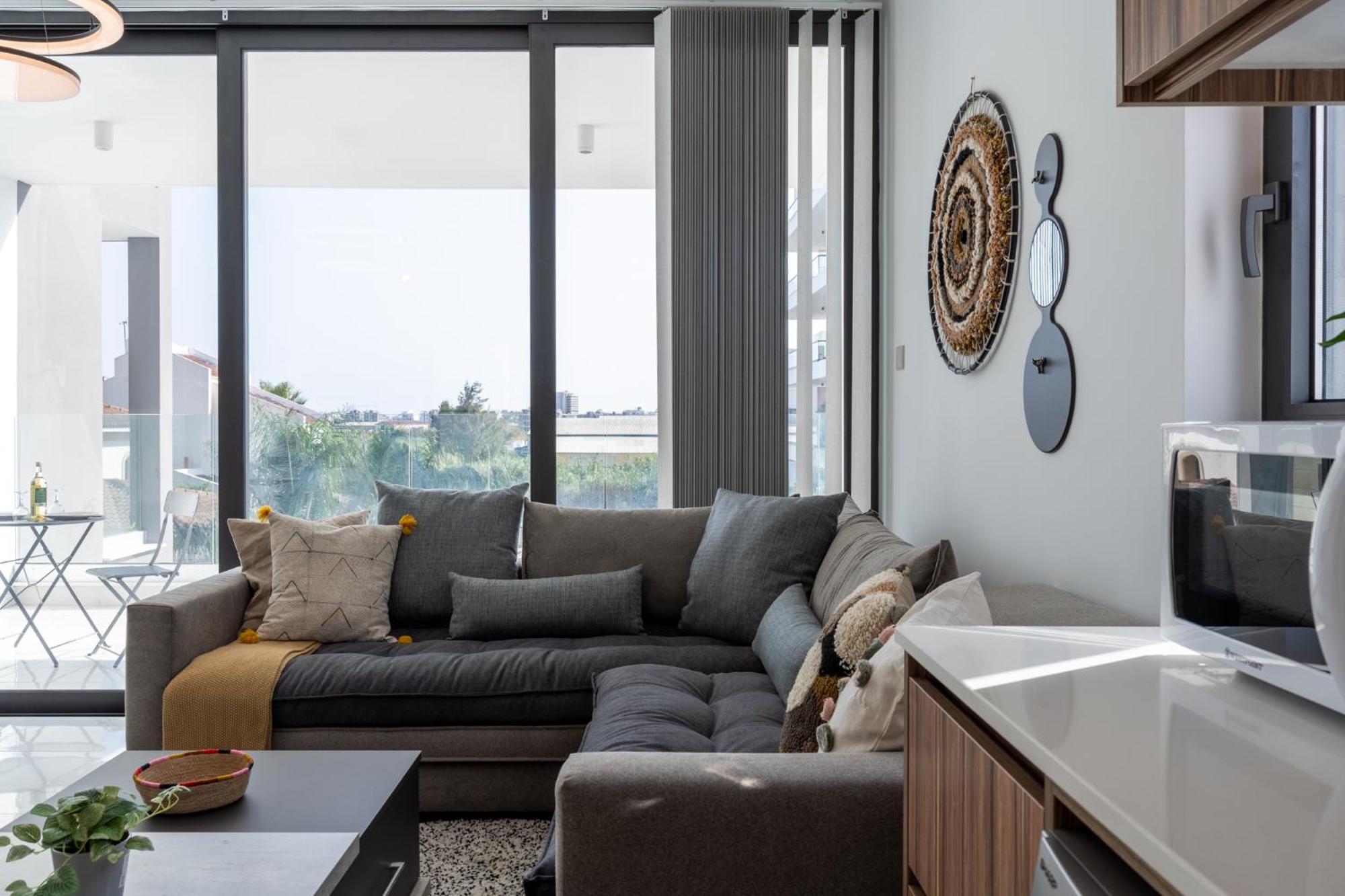 Taupe’s 2-Bedroom Apartment in Larnaca