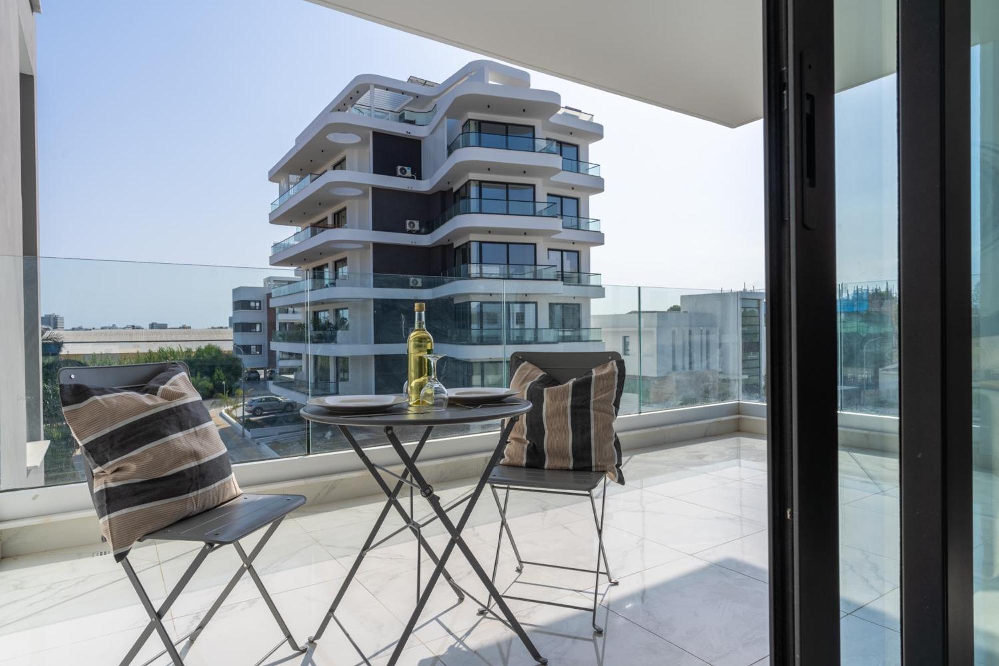 Taupe’s 2-Bedroom Apartment in Larnaca