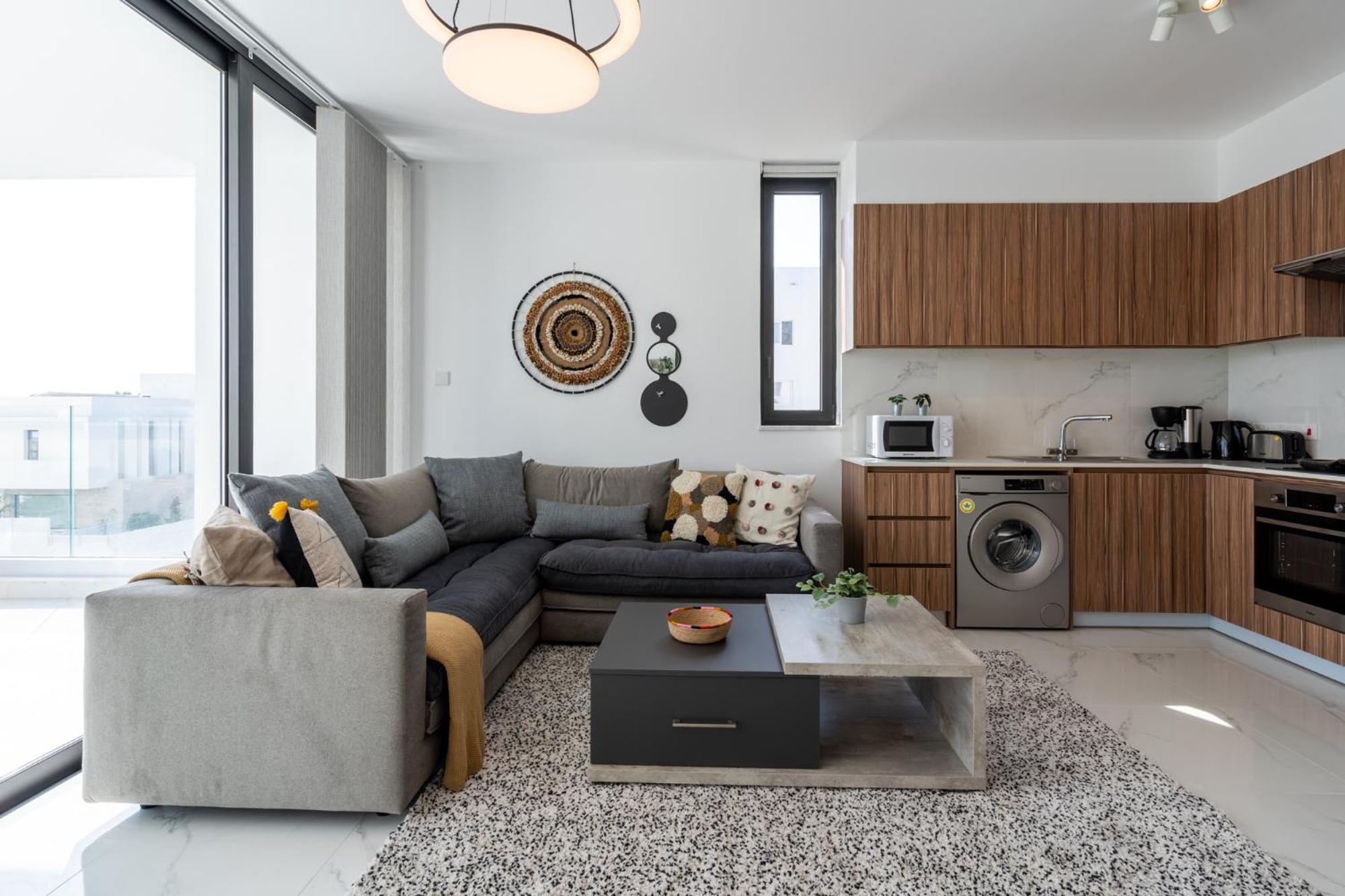 Taupe’s 2-Bedroom Apartment in Larnaca