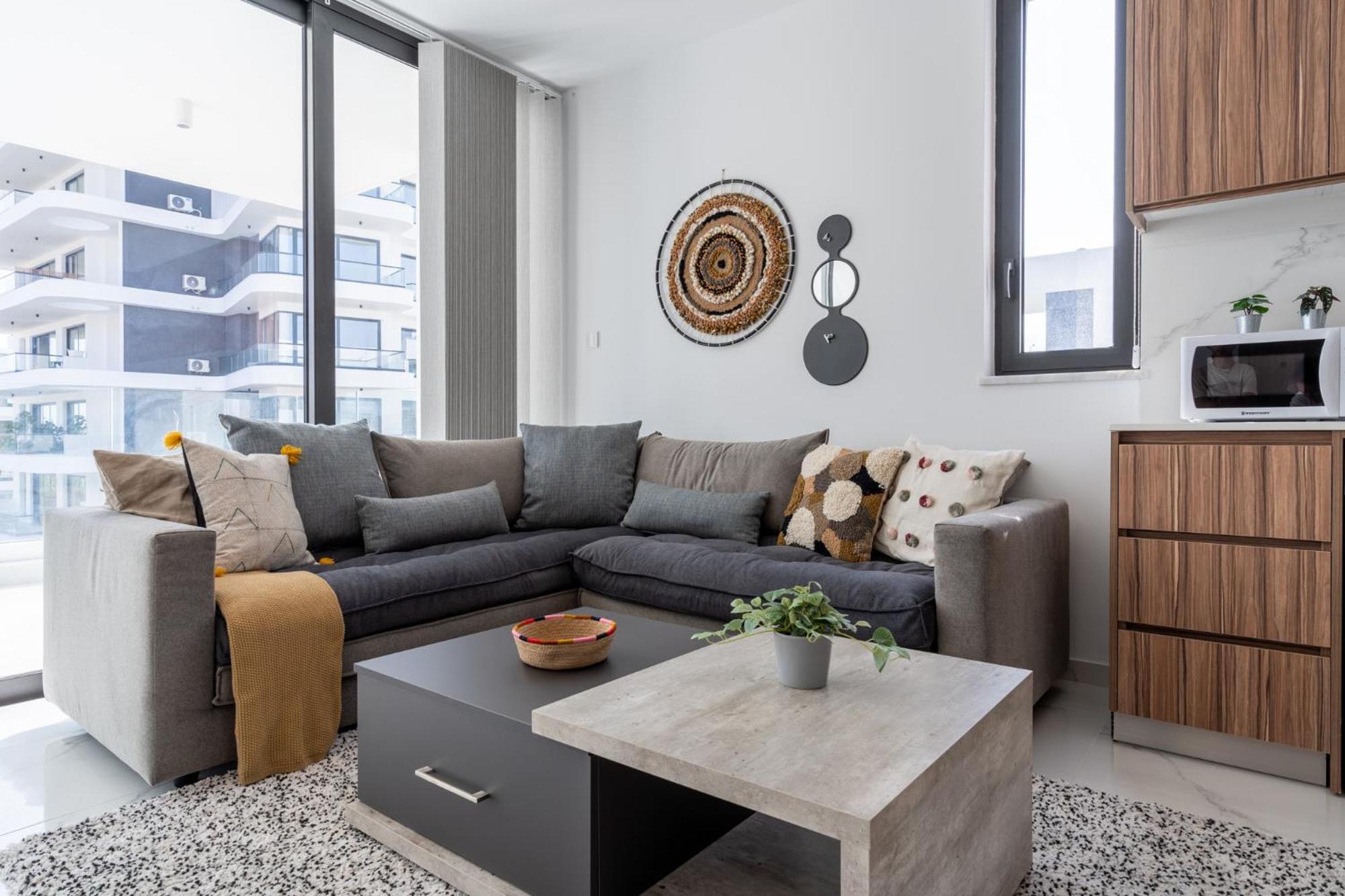 Taupe’s 2-Bedroom Apartment in Larnaca