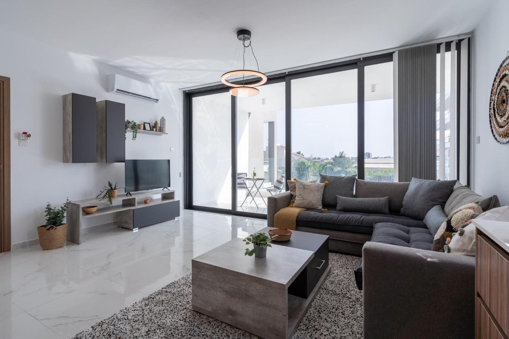 Taupe’s 2-Bedroom Apartment in Larnaca