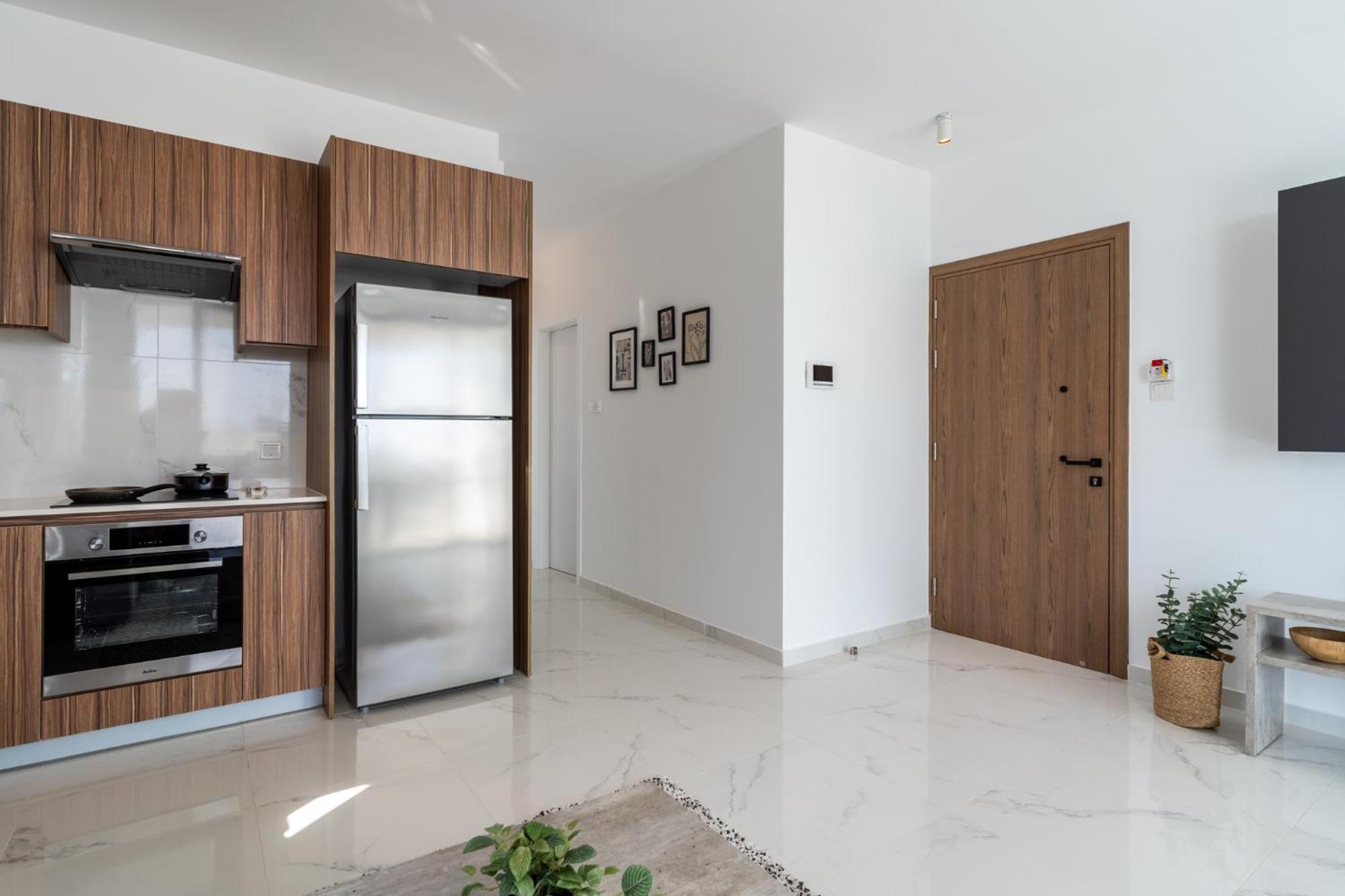 Taupe’s 2-Bedroom Apartment in Larnaca