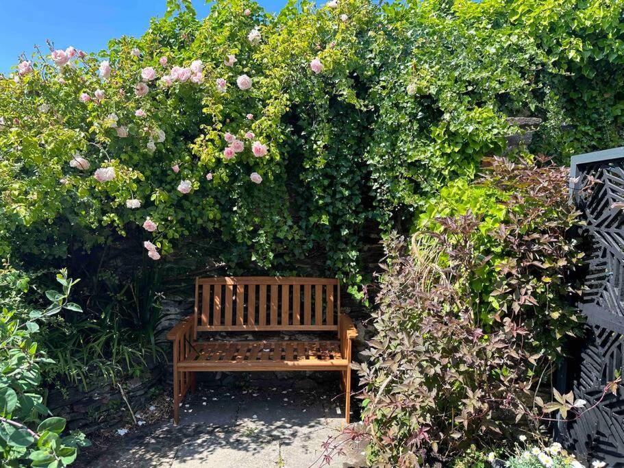 Lavender Cottage with a hot tub view 5