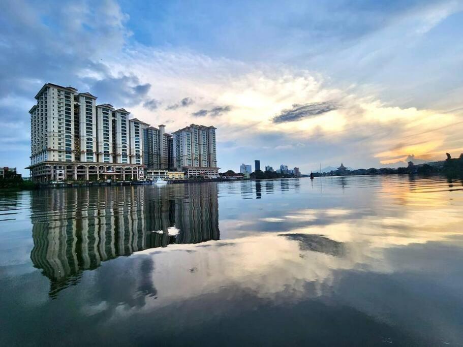 Elegant Riverine Diamond Homestay With Pool
